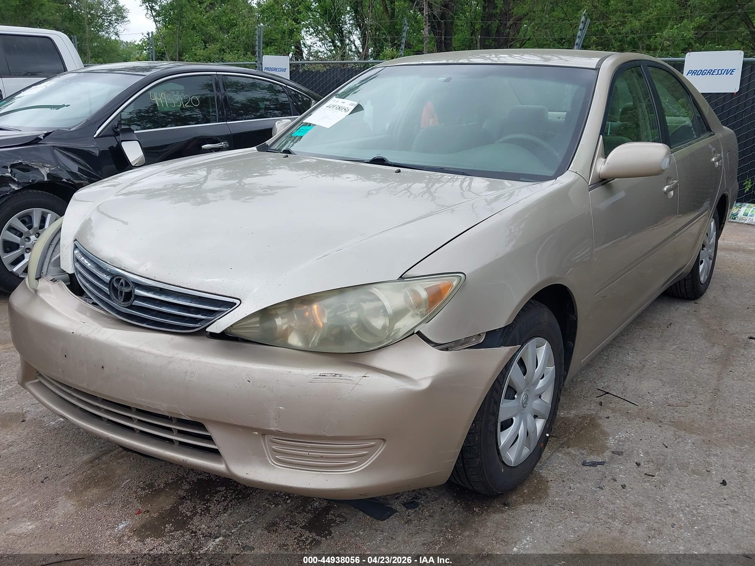 2005 Toyota Camry Le Tan vin: 4T1BE32K75U947946
