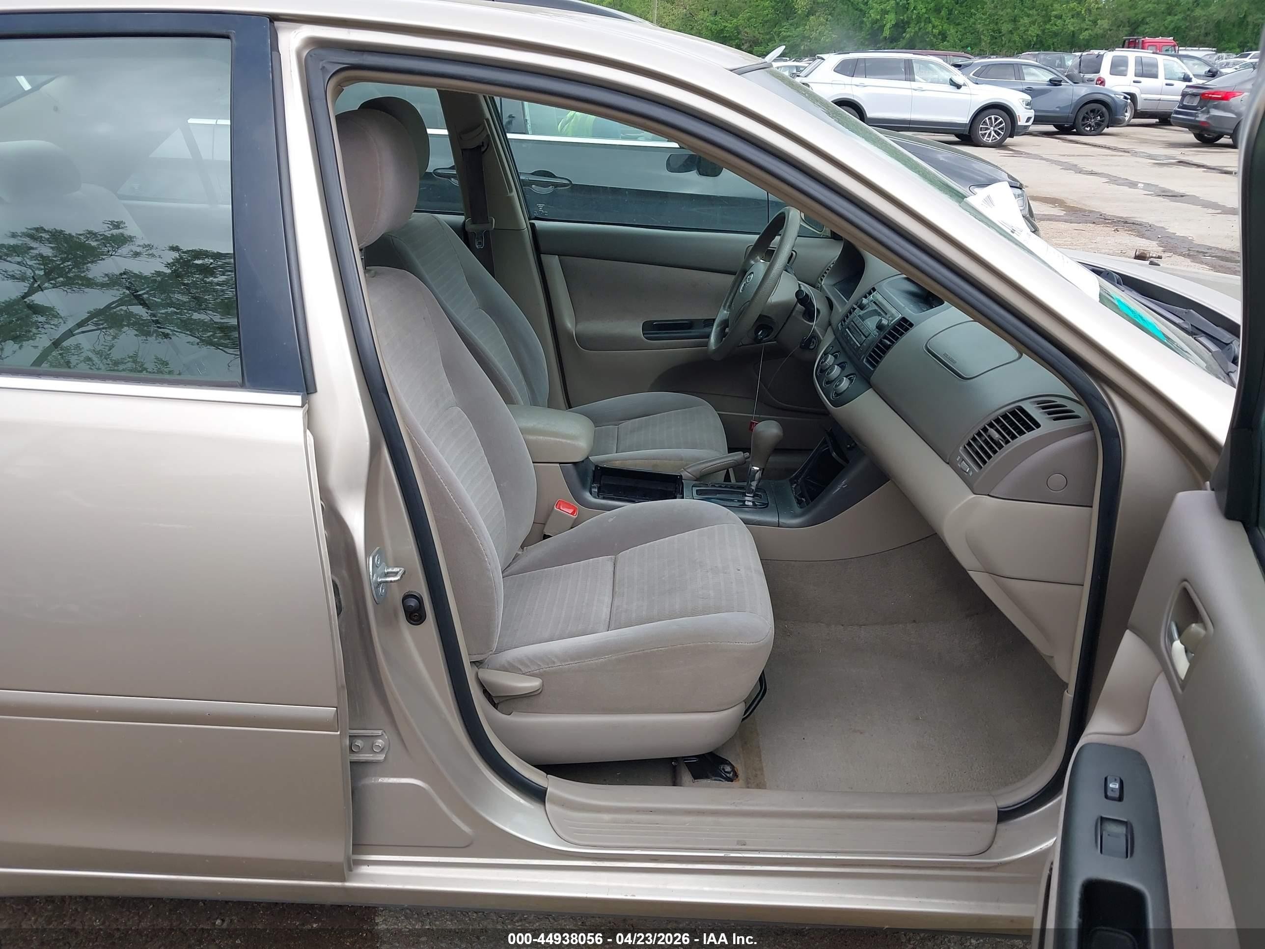 2005 Toyota Camry Le Tan vin: 4T1BE32K75U947946