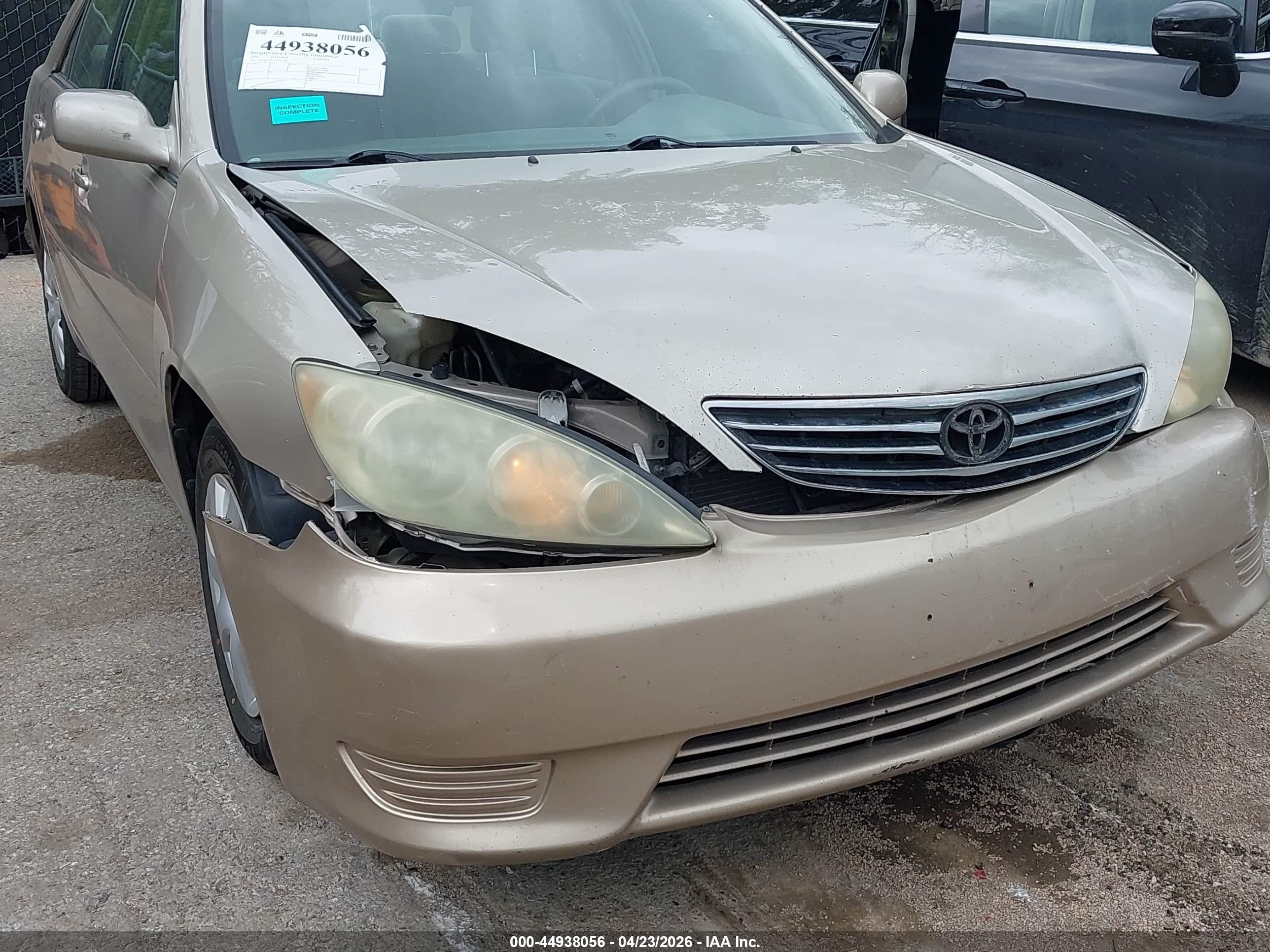 2005 Toyota Camry Le Tan vin: 4T1BE32K75U947946