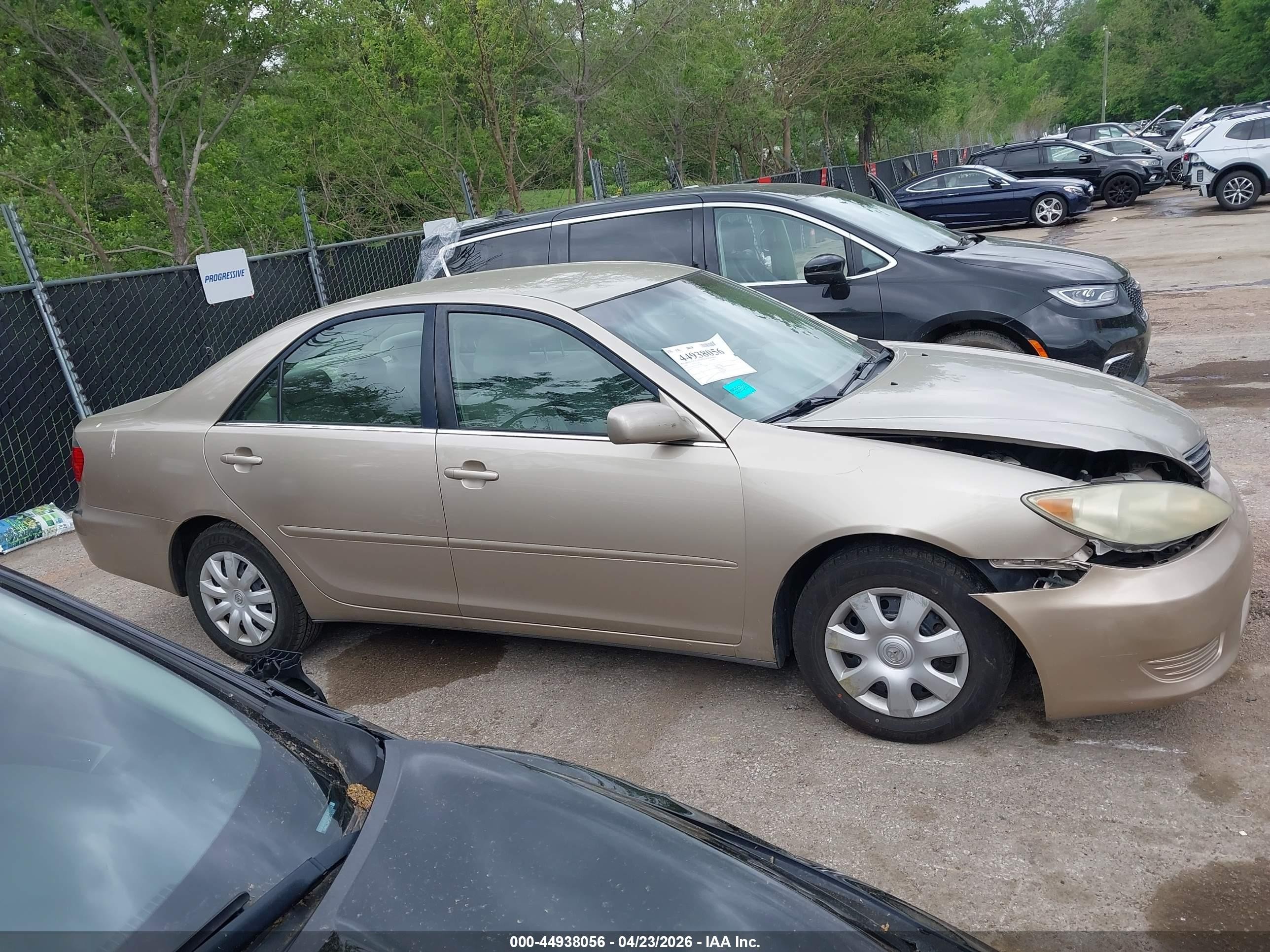 2005 Toyota Camry Le Tan vin: 4T1BE32K75U947946
