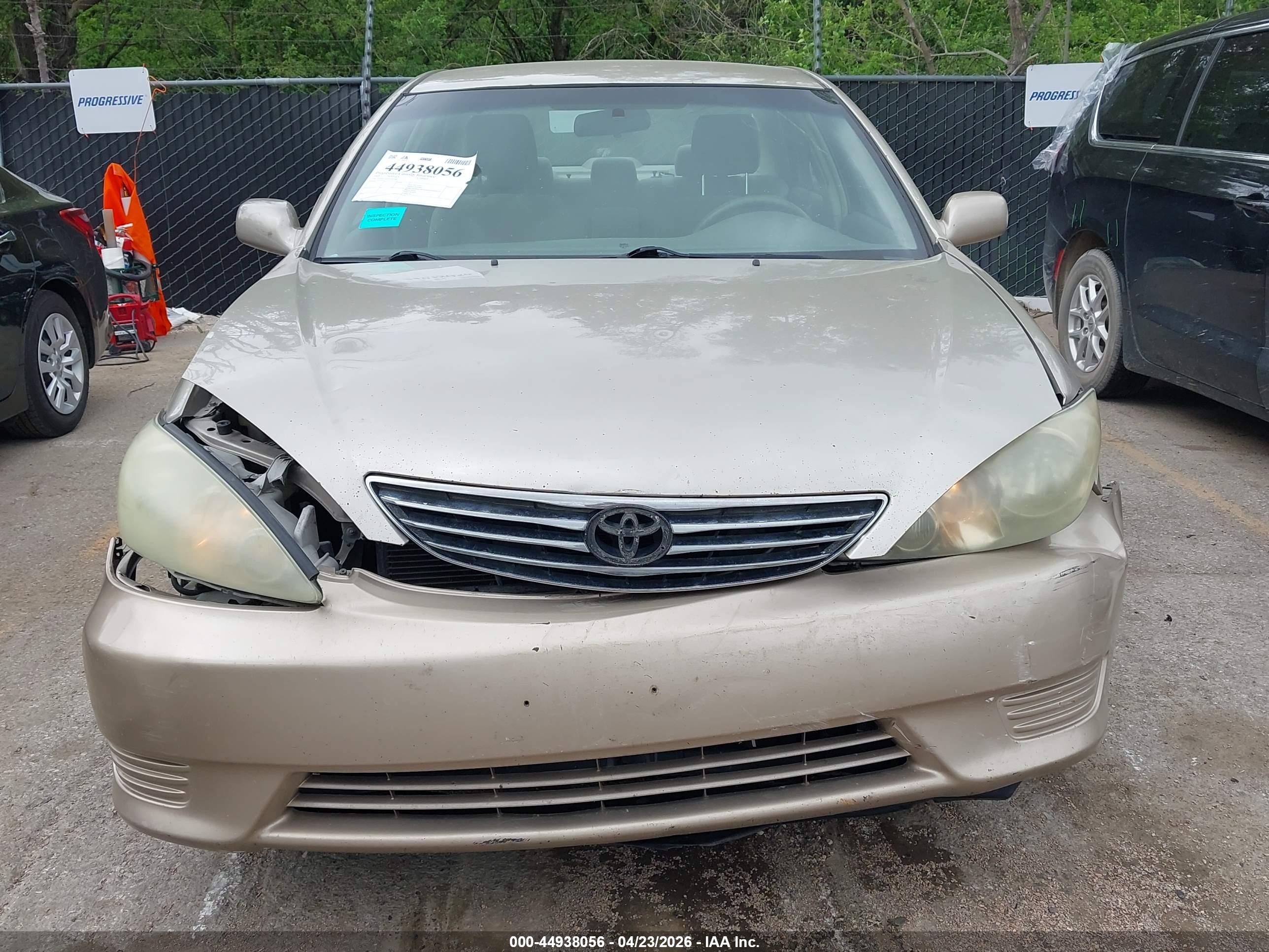 2005 Toyota Camry Le Tan vin: 4T1BE32K75U947946
