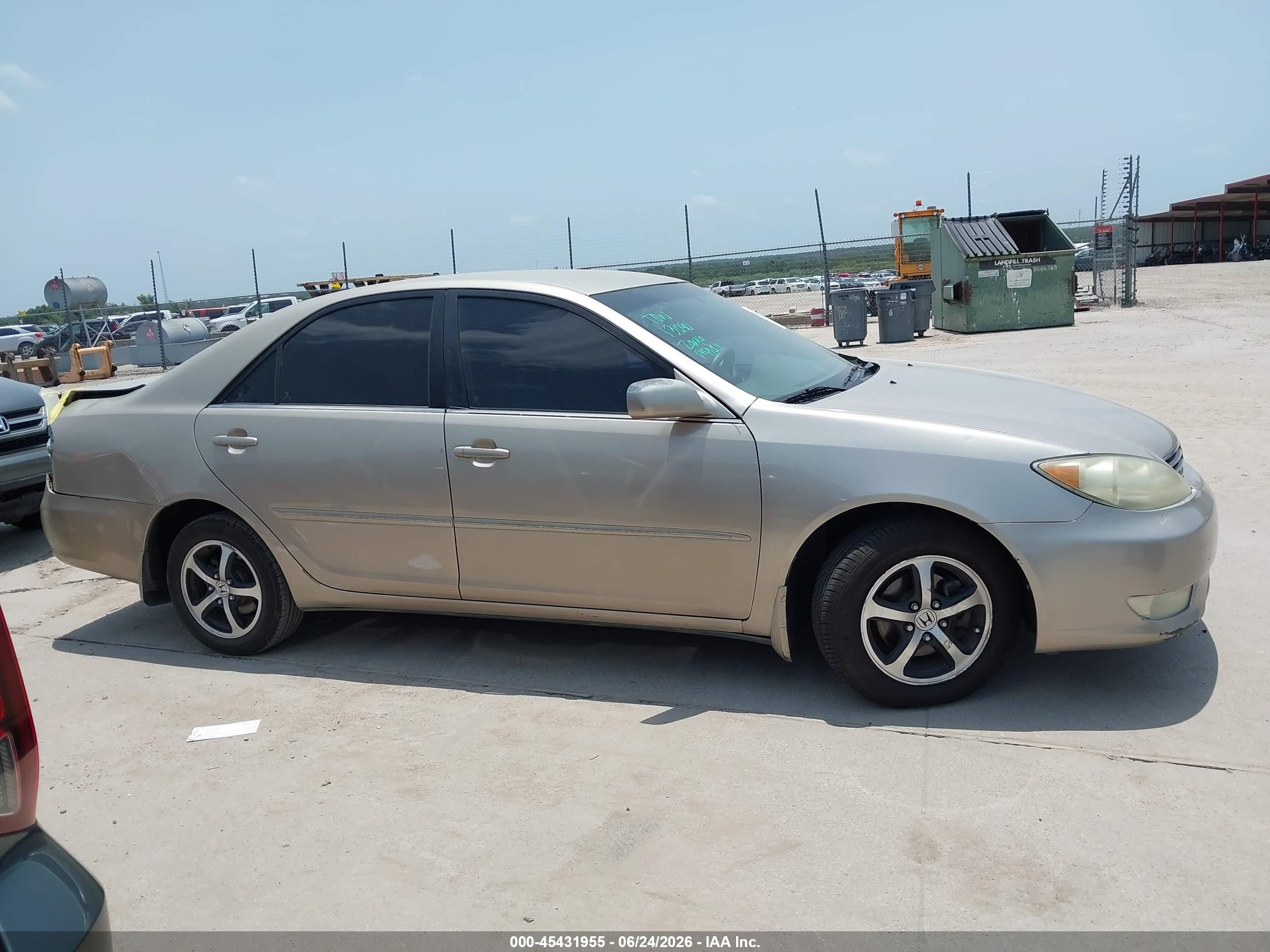 2005 Toyota Camry Xle Tan vin: 4T1BE32K75U972667