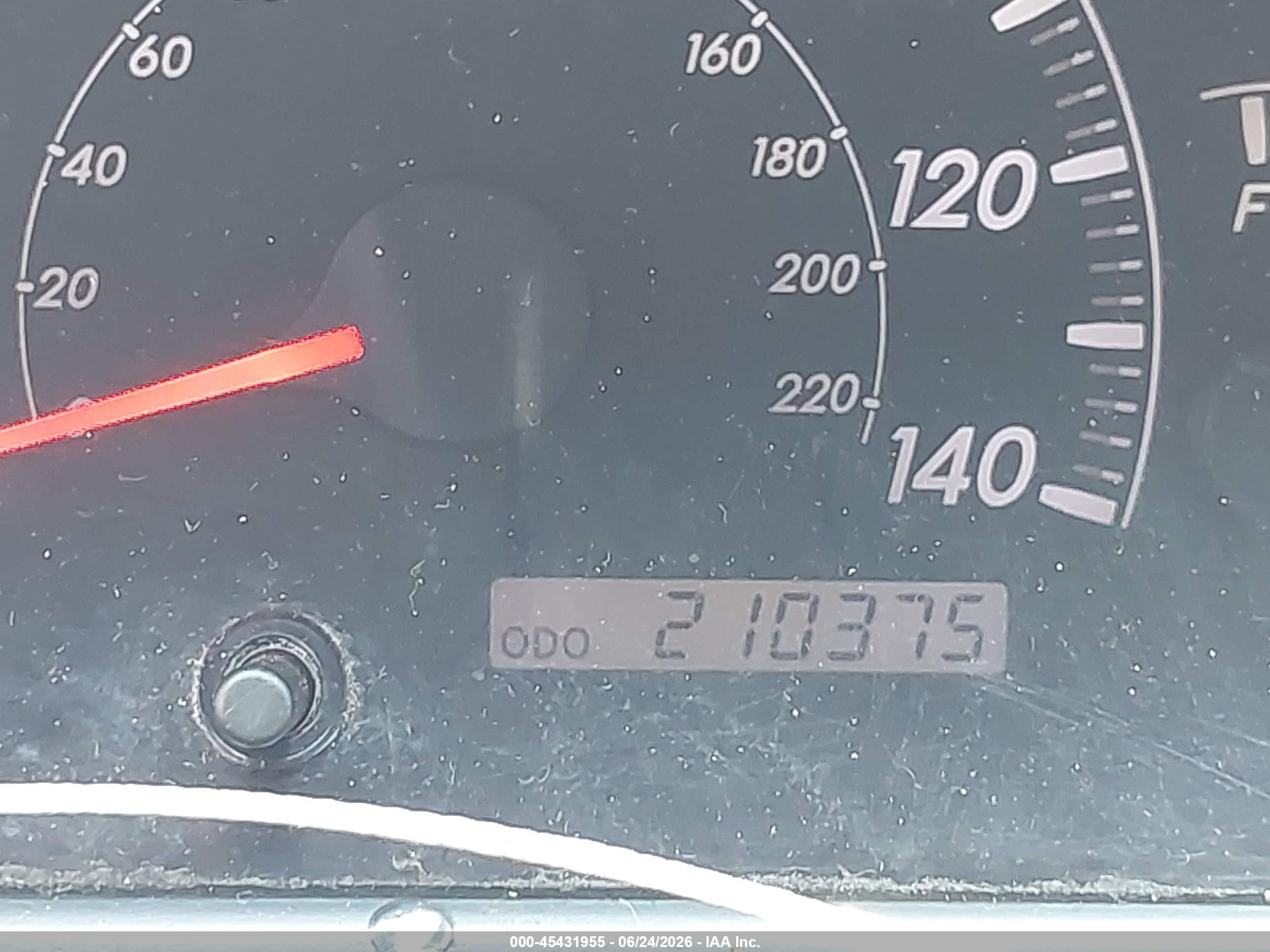2005 Toyota Camry Xle Tan vin: 4T1BE32K75U972667