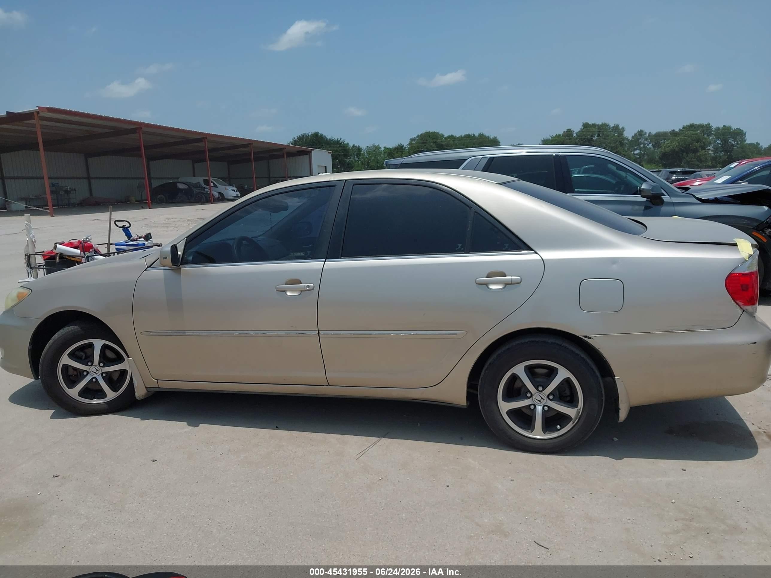 2005 Toyota Camry Xle Tan vin: 4T1BE32K75U972667