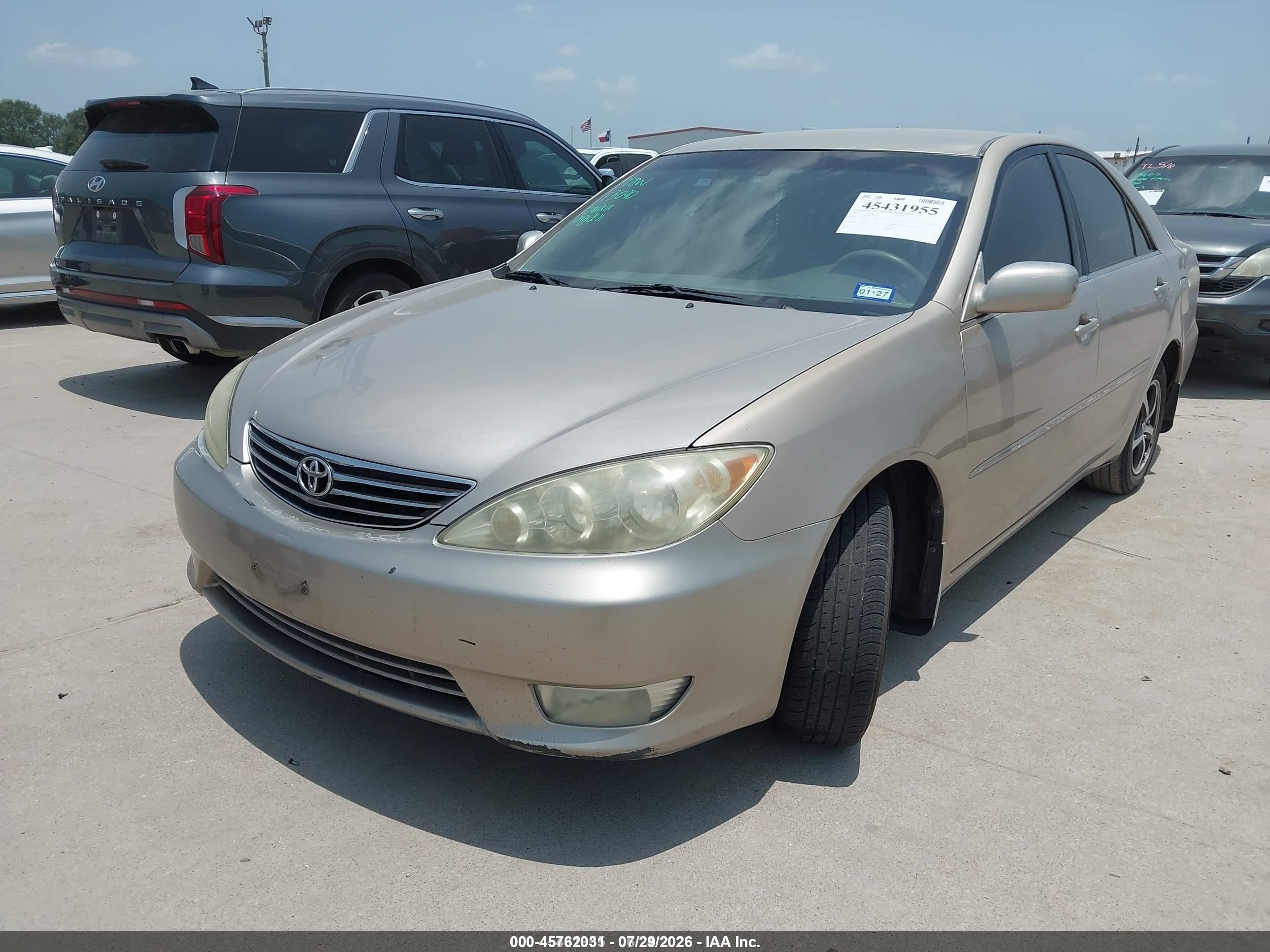 2005 Toyota Camry Xle Tan vin: 4T1BE32K75U972667