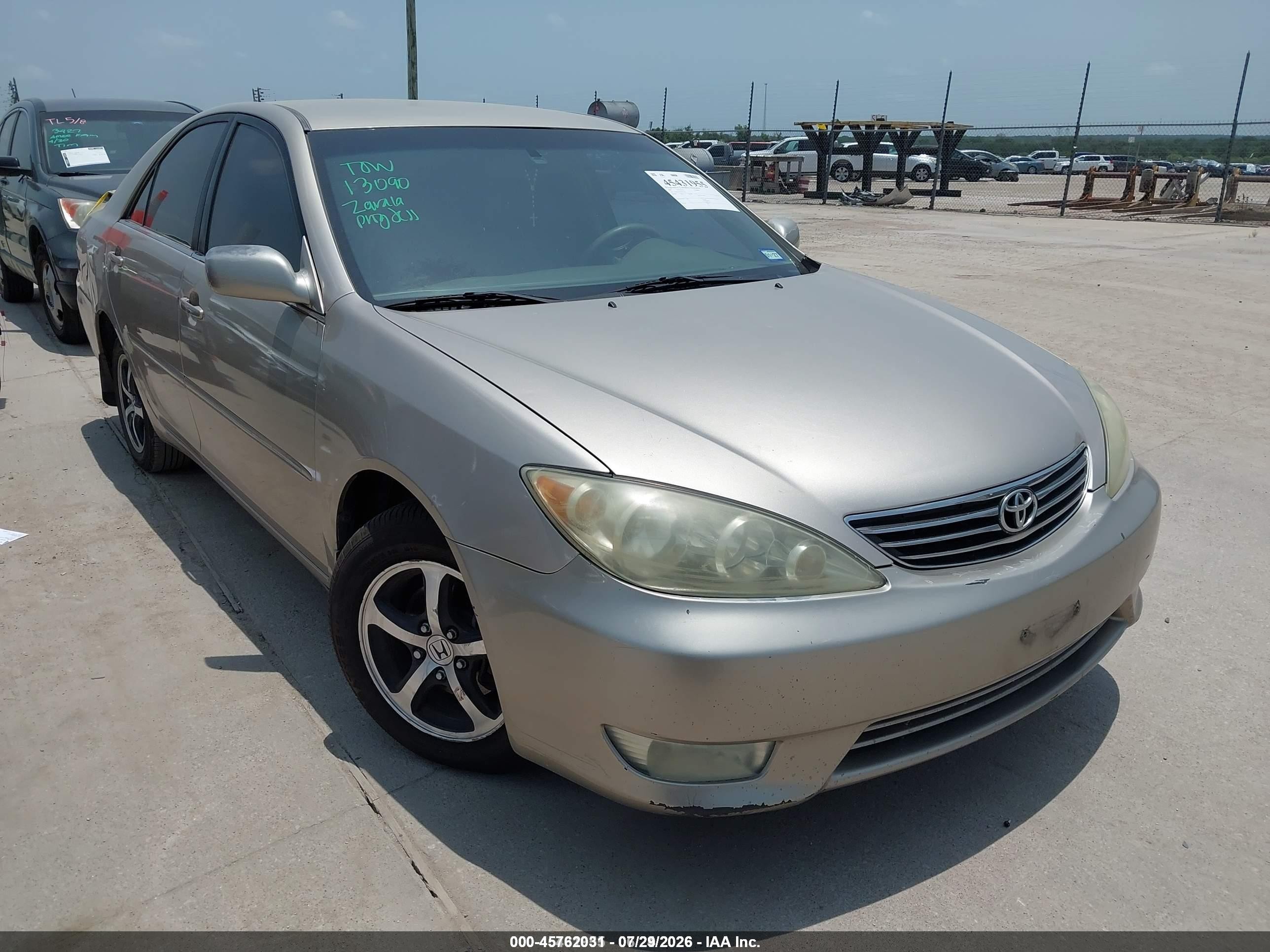 2005 Toyota Camry Xle Tan vin: 4T1BE32K75U972667