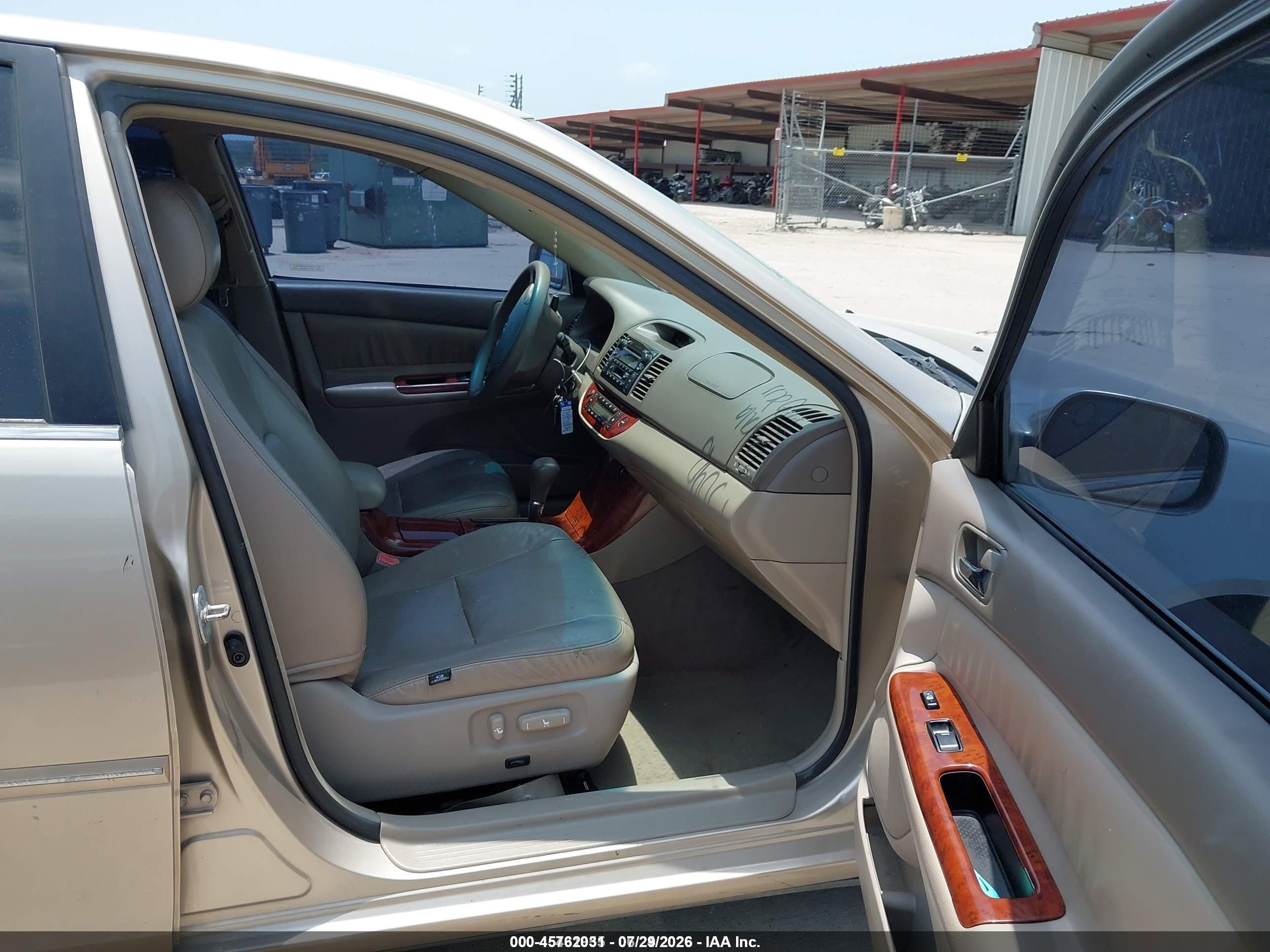 2005 Toyota Camry Xle Tan vin: 4T1BE32K75U972667