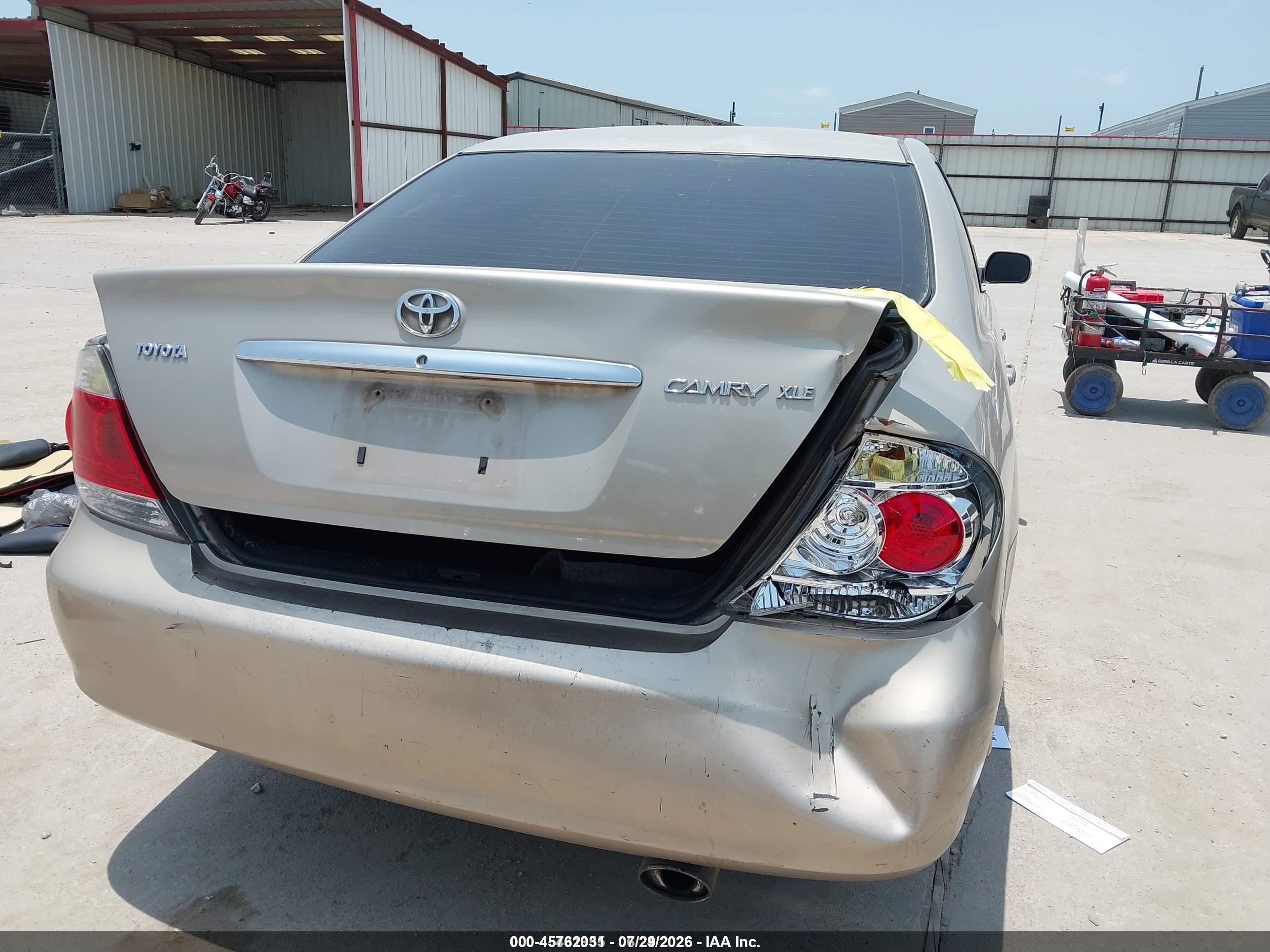 2005 Toyota Camry Xle Tan vin: 4T1BE32K75U972667
