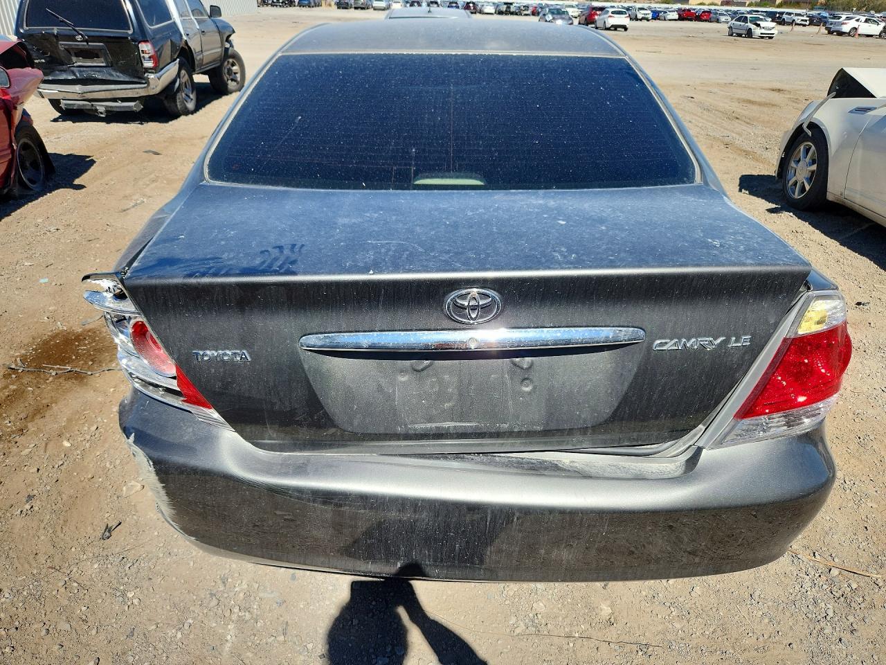 2005 Toyota Camry Le Brown vin: 4T1BE32K75U973253