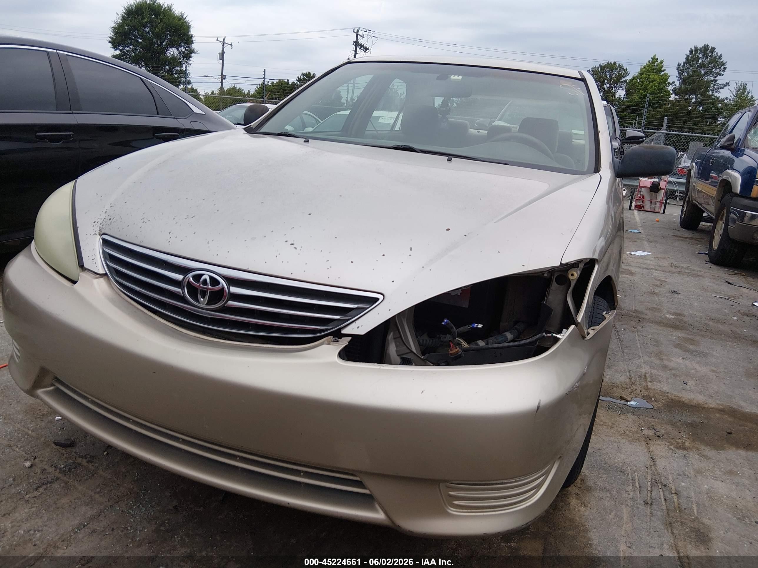 2005 Toyota Camry Std Gold vin: 4T1BE32K75U984463