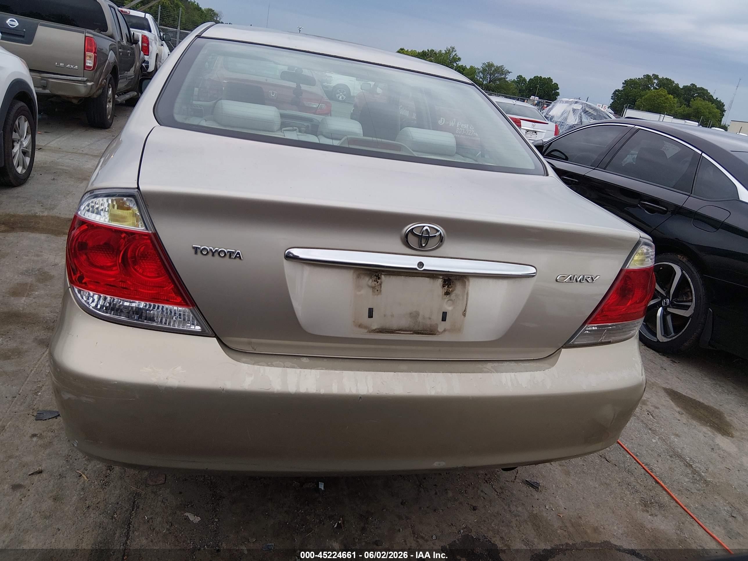 2005 Toyota Camry Std Gold vin: 4T1BE32K75U984463