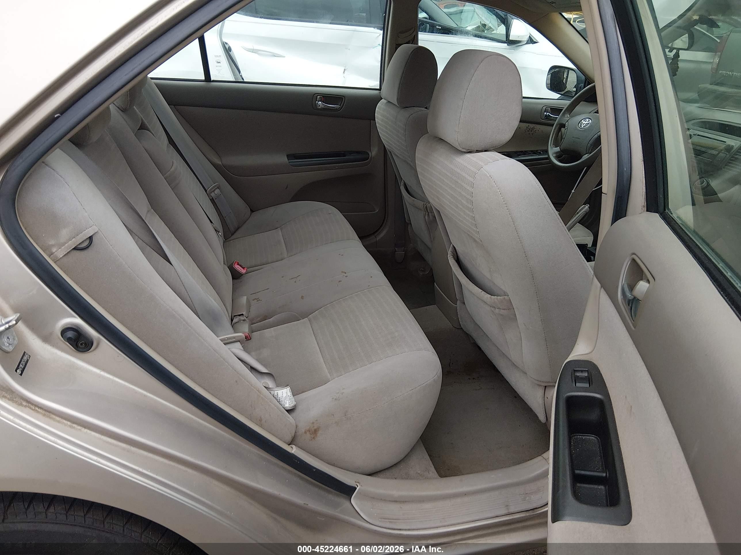 2005 Toyota Camry Std Gold vin: 4T1BE32K75U984463