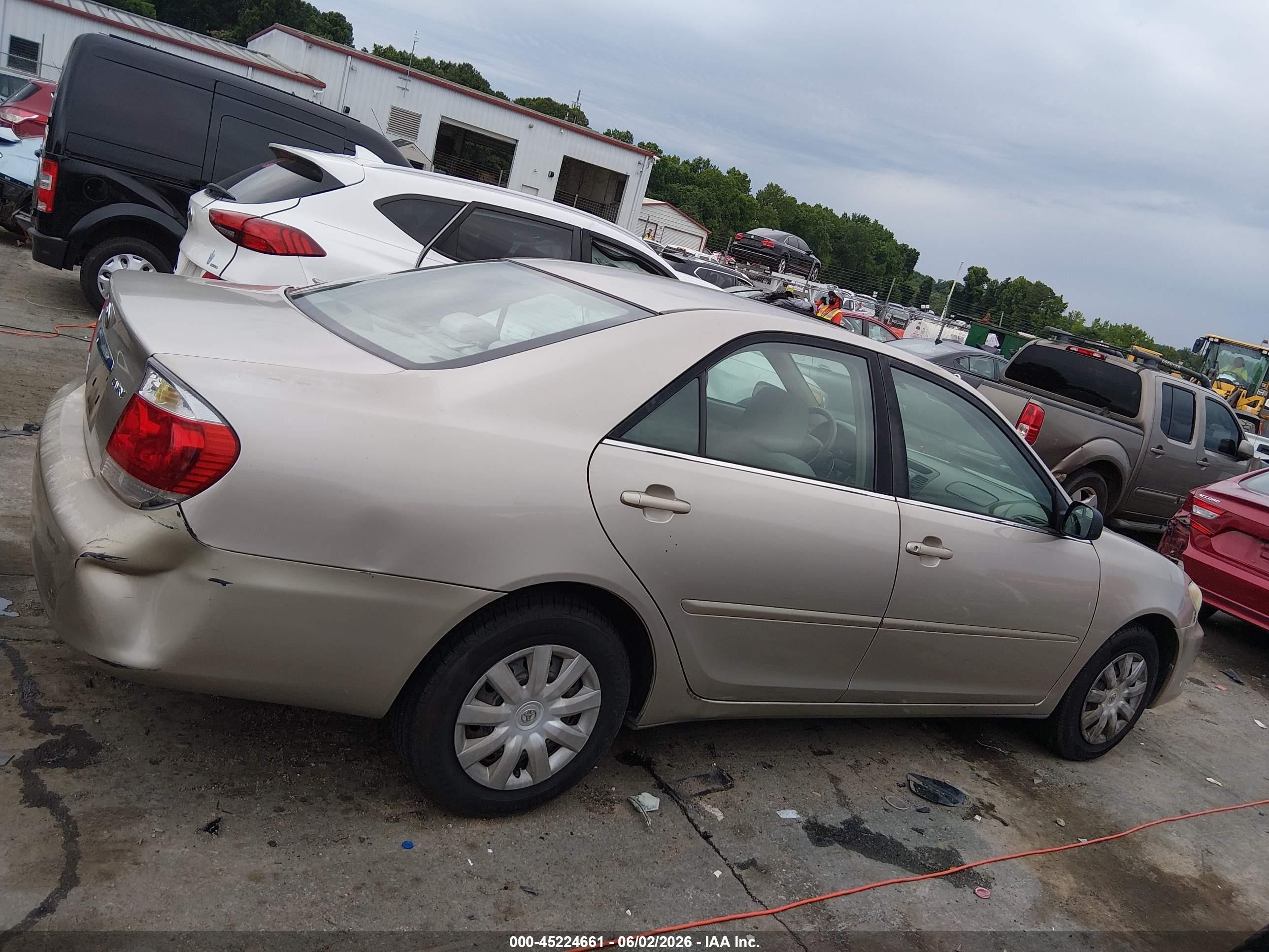 2005 Toyota Camry Std Gold vin: 4T1BE32K75U984463