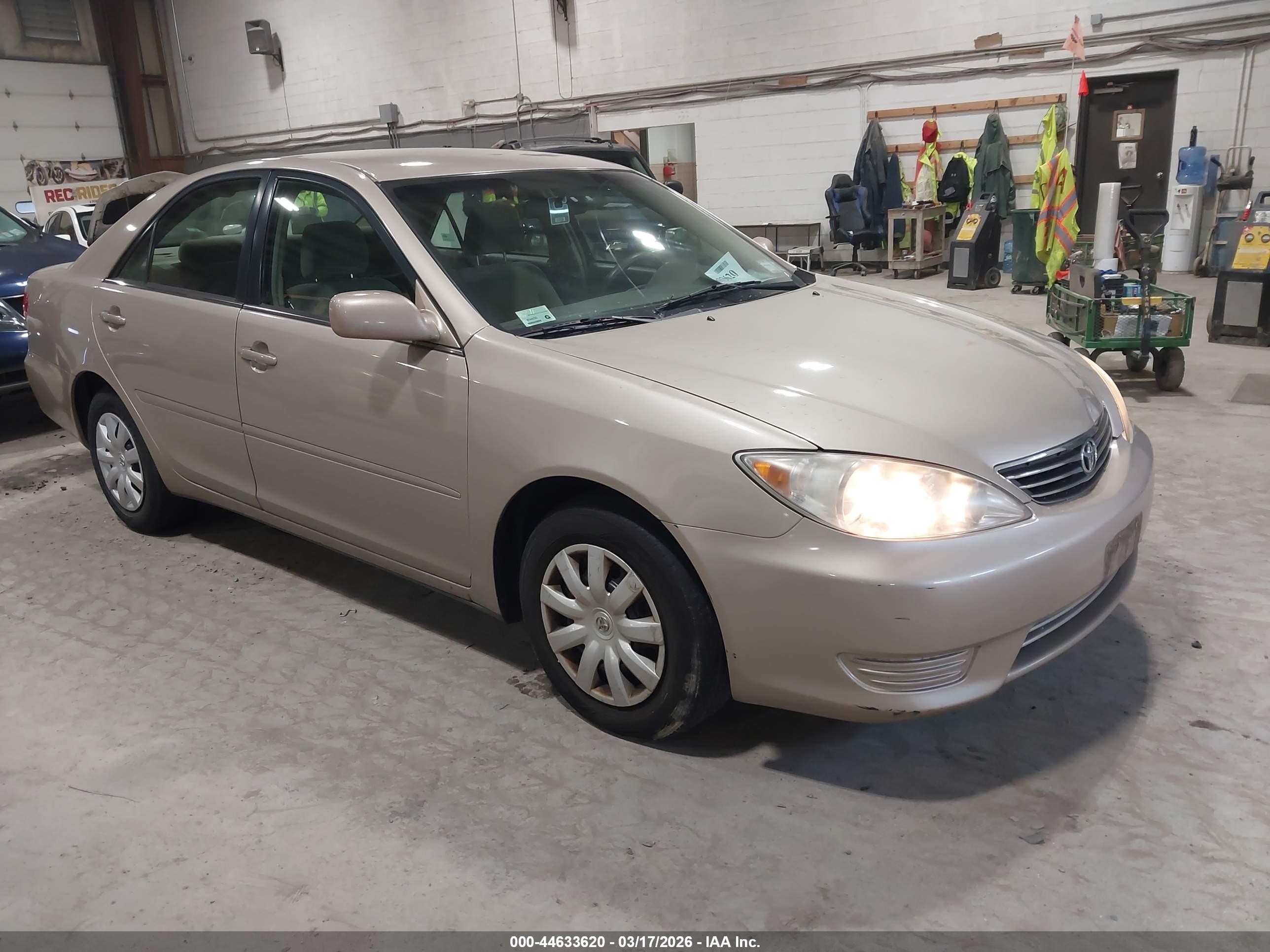 2006 Toyota Camry Le Tan vin: 4T1BE32K76U736845