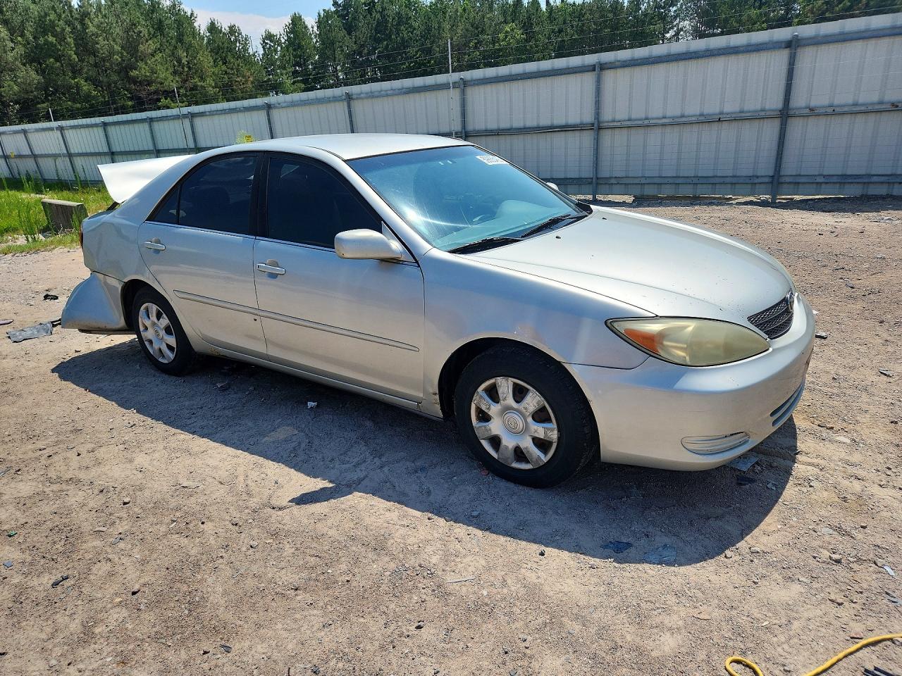 2002 Toyota Camry Le Silver vin: 4T1BE32K82U008459