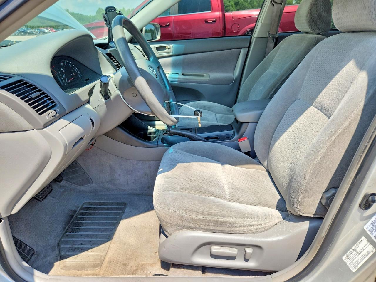 2002 Toyota Camry Le Silver vin: 4T1BE32K82U008459