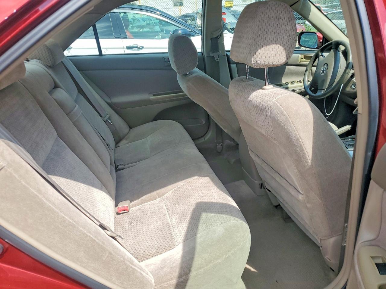 2002 Toyota Camry Le Maroon vin: 4T1BE32K82U062649