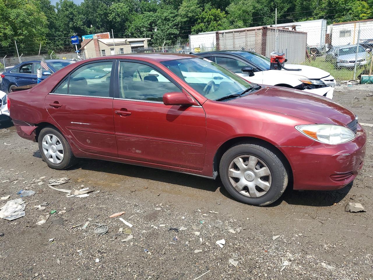 2002 Toyota Camry Le Maroon vin: 4T1BE32K82U062649