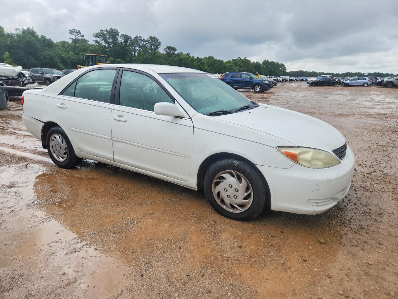 2002 Toyota Camry Le White vin: 4T1BE32K82U071514