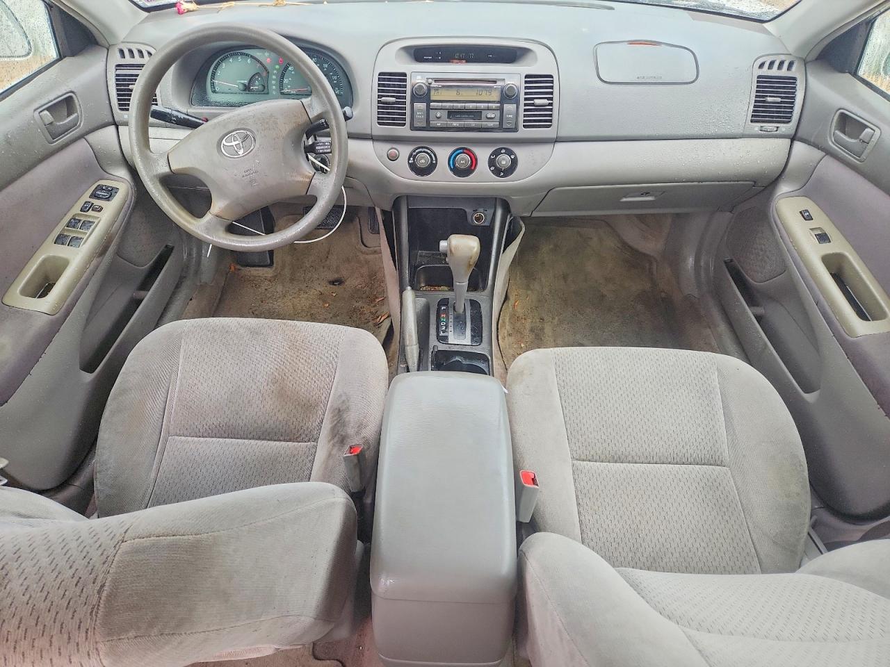 2002 Toyota Camry Le White vin: 4T1BE32K82U071514