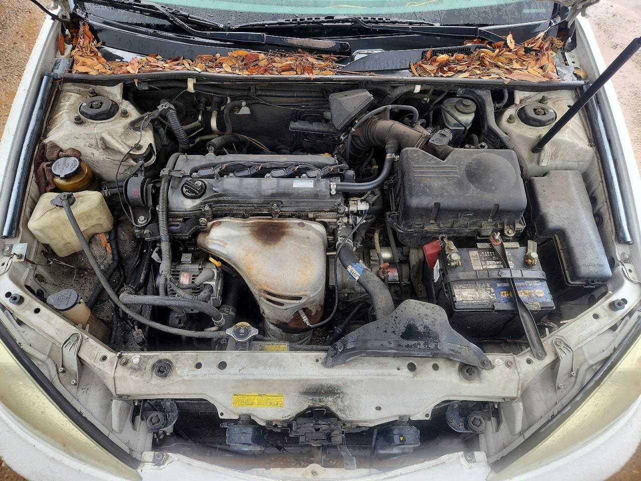 2002 Toyota Camry Le White vin: 4T1BE32K82U071514