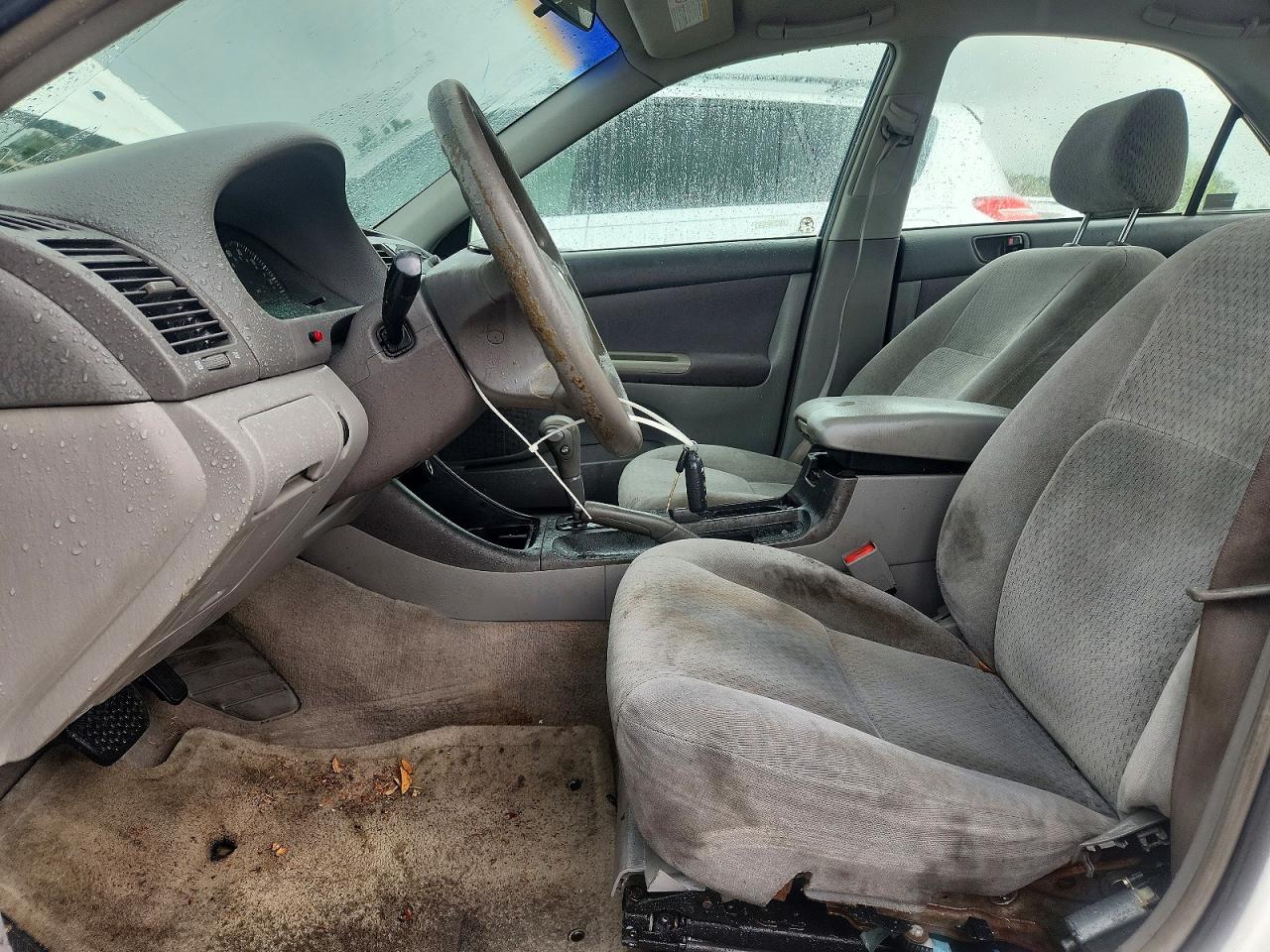 2002 Toyota Camry Le White vin: 4T1BE32K82U071514