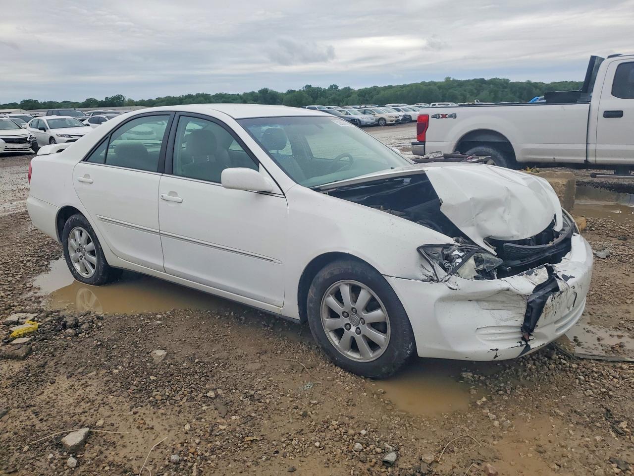 2002 Toyota Camry Xle White vin: 4T1BE32K82U074770