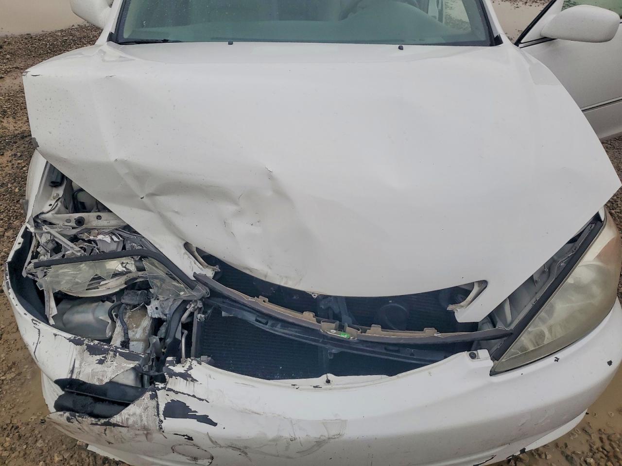 2002 Toyota Camry Xle White vin: 4T1BE32K82U074770