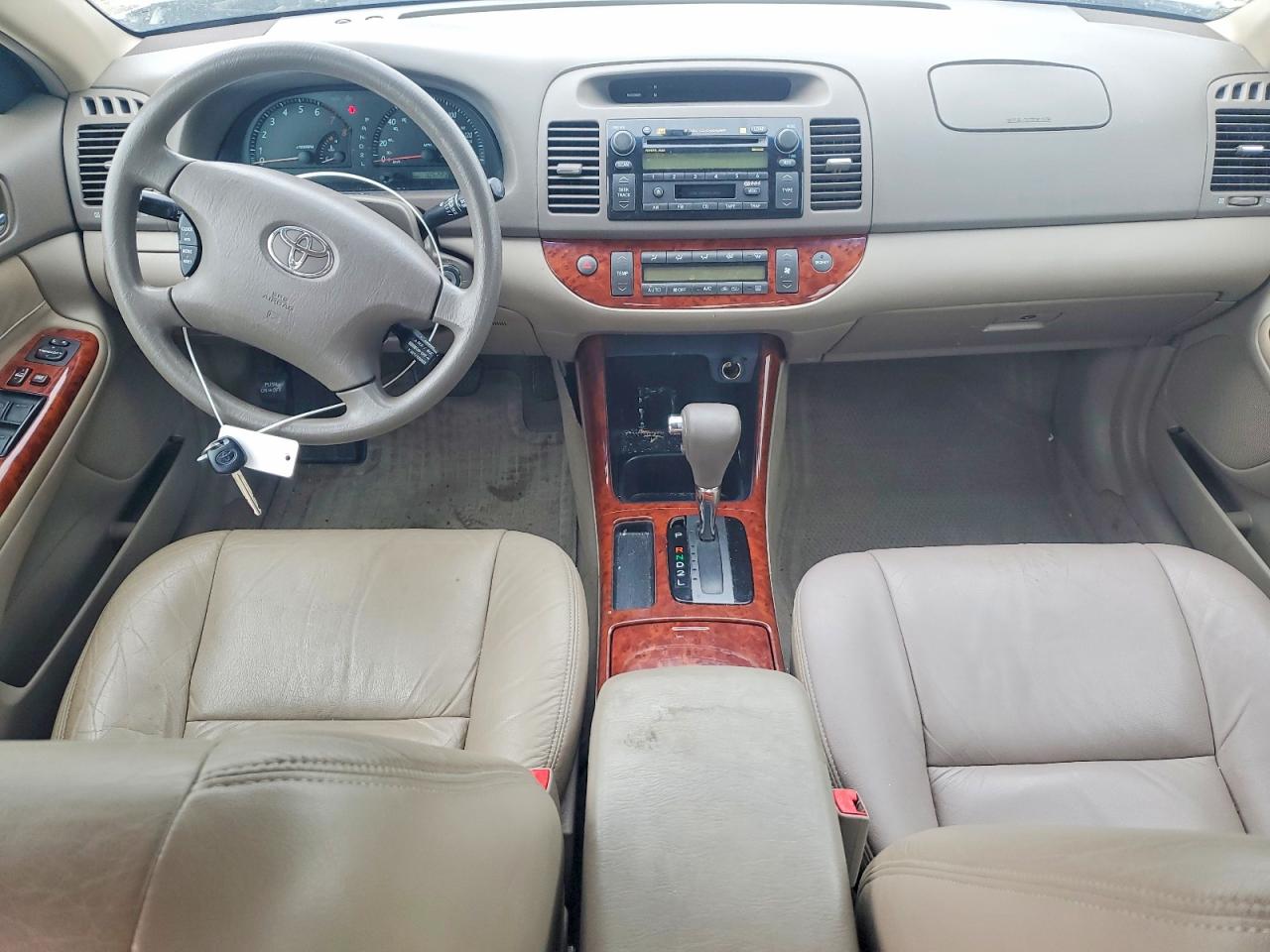 2002 Toyota Camry Xle White vin: 4T1BE32K82U074770