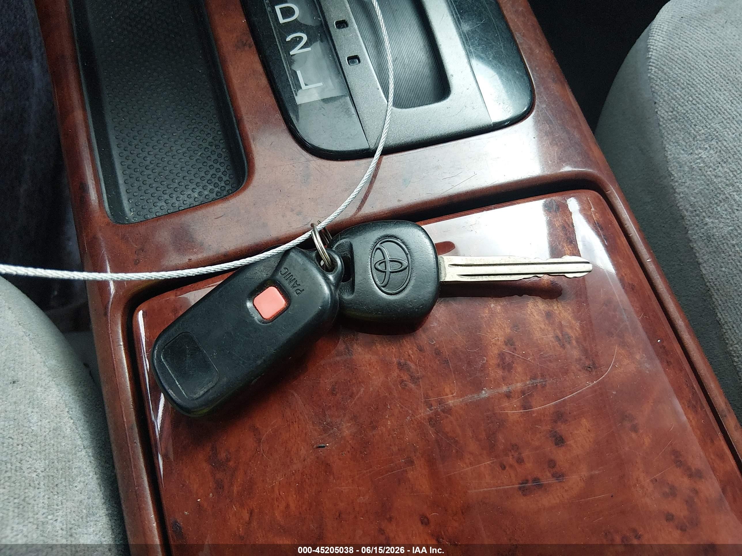 2002 Toyota Camry Xle Красный vin: 4T1BE32K82U084747