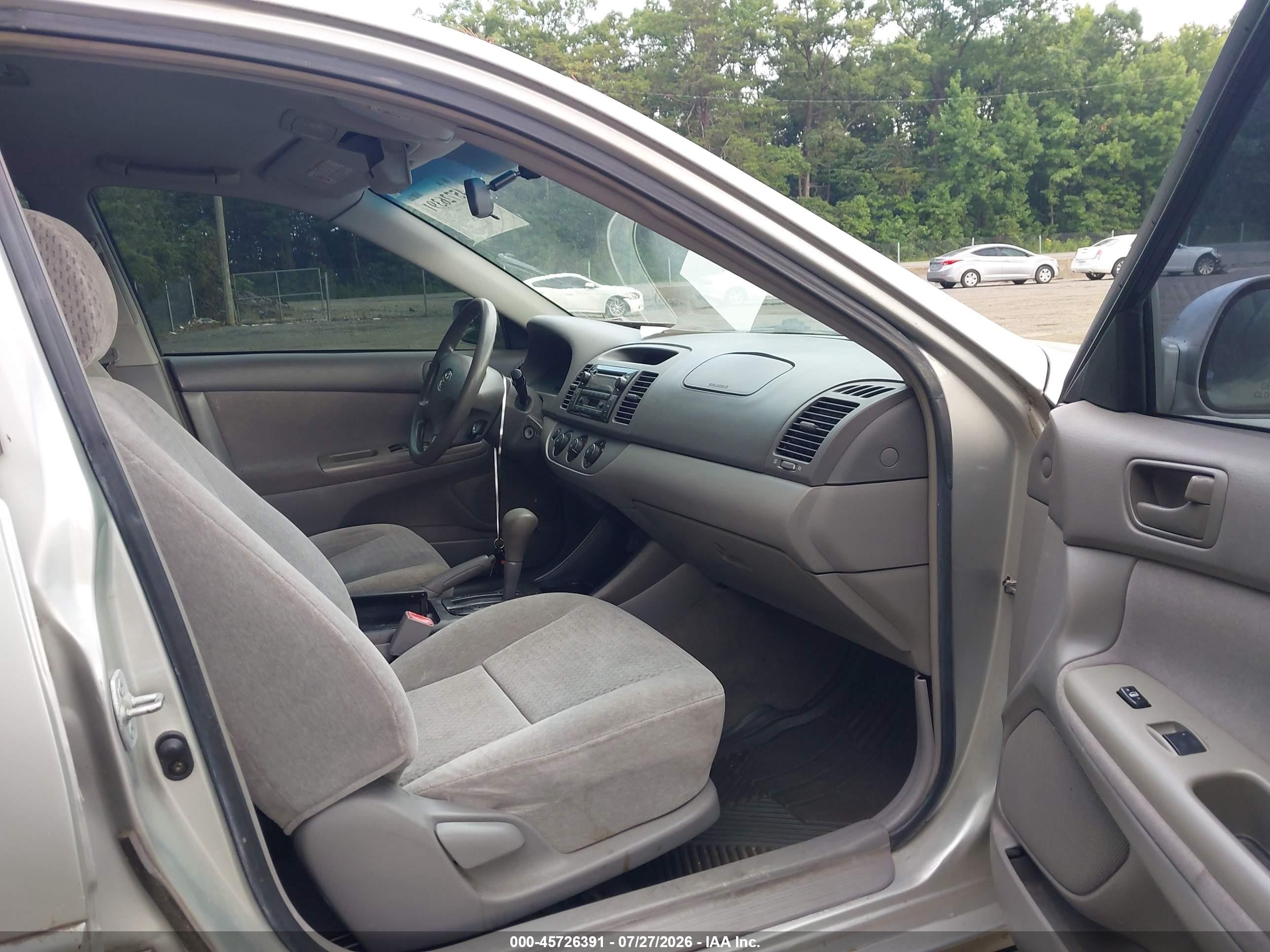 2002 Toyota Camry Le Silver vin: 4T1BE32K82U094677
