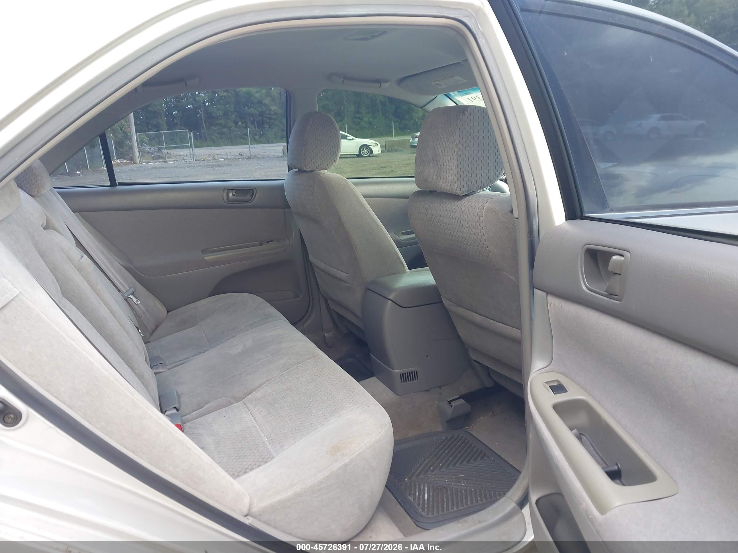 2002 Toyota Camry Le Silver vin: 4T1BE32K82U094677