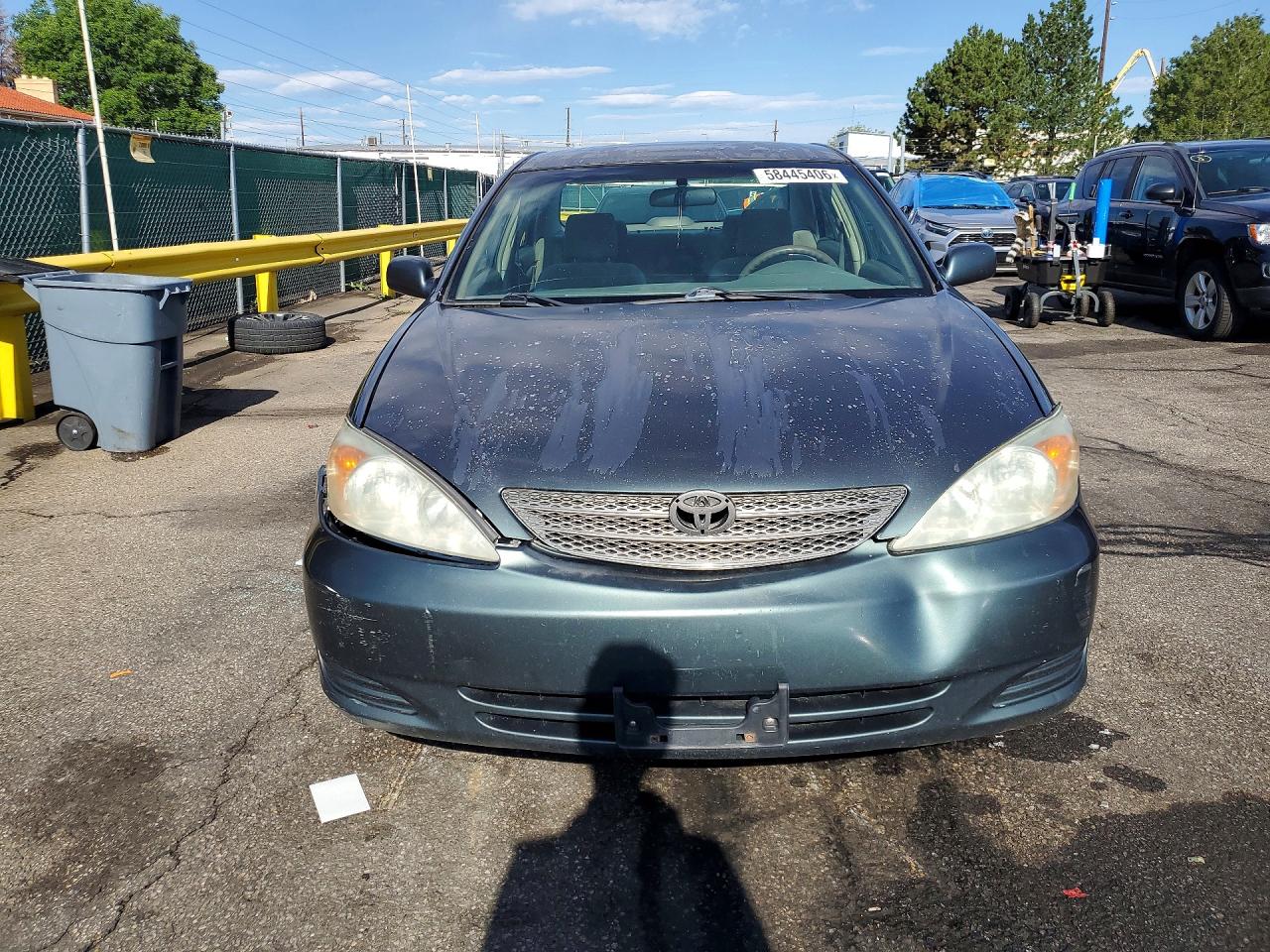 2002 Toyota Camry Le Green vin: 4T1BE32K82U504555