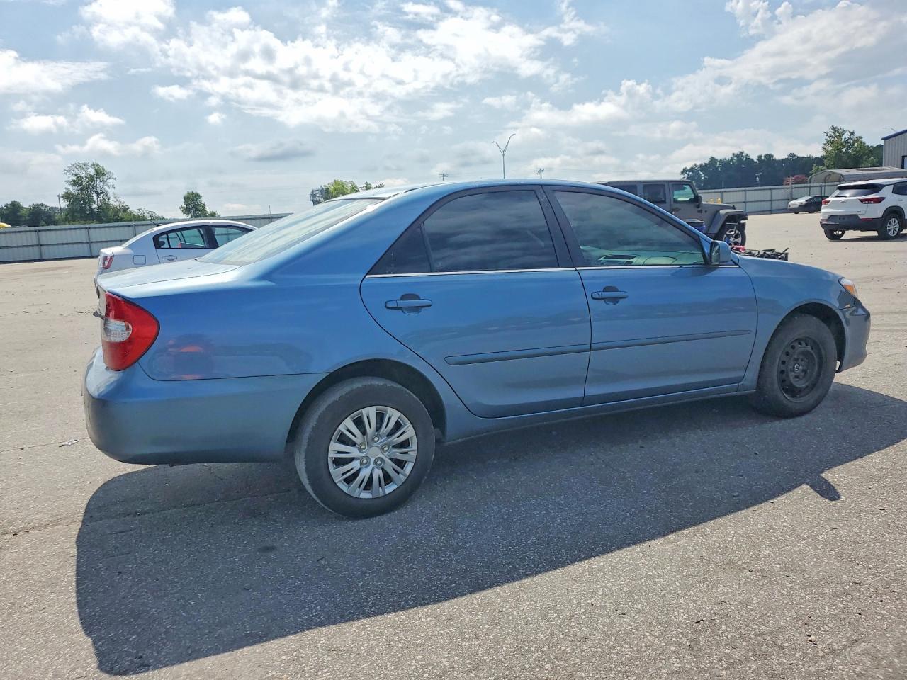 2002 Toyota Camry Le Blue vin: 4T1BE32K82U517063