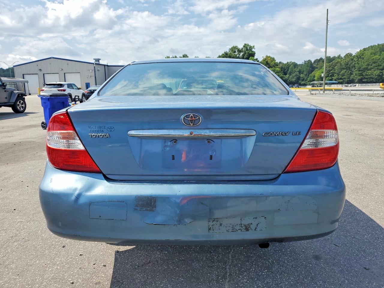 2002 Toyota Camry Le Blue vin: 4T1BE32K82U517063