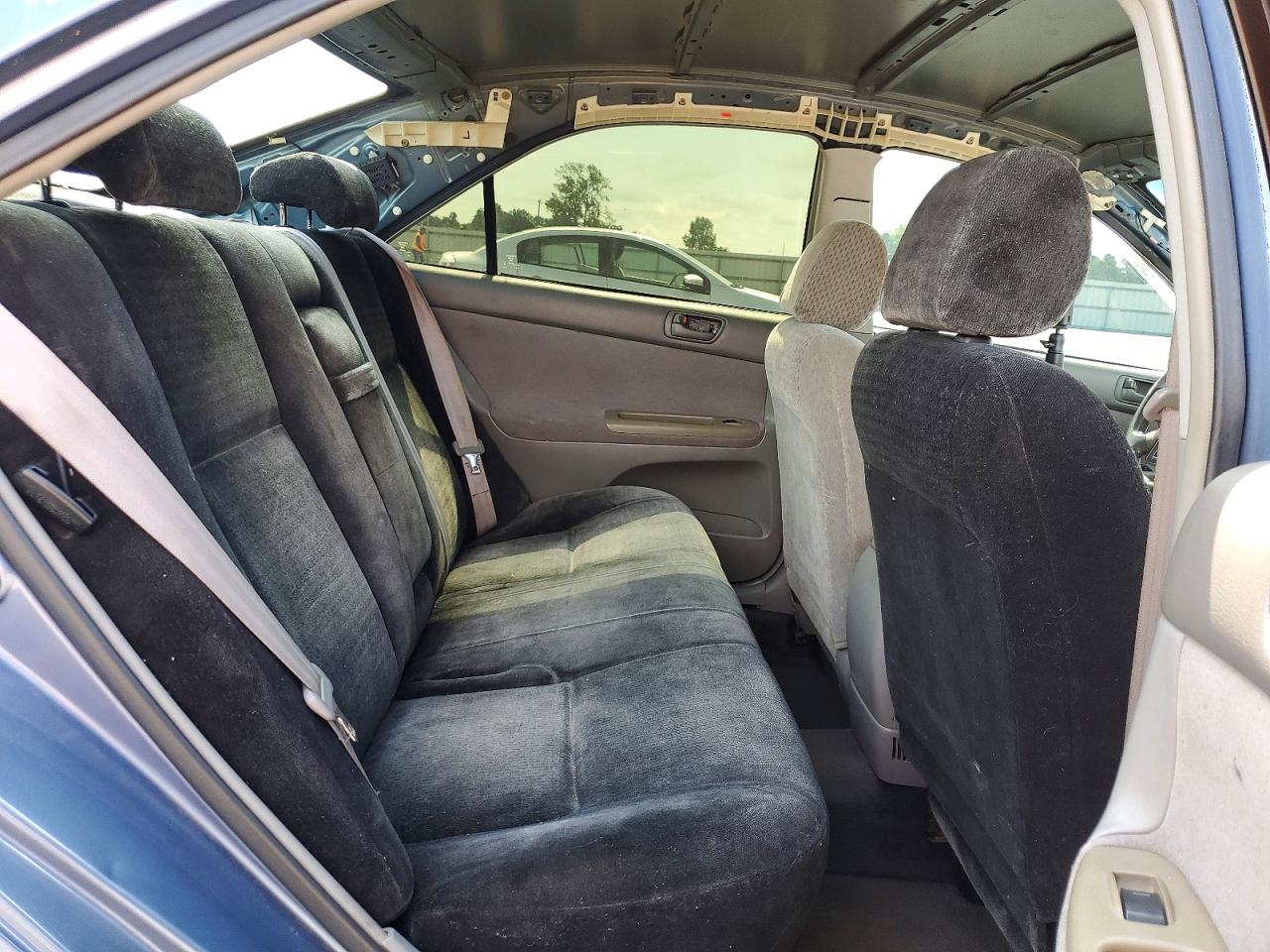2002 Toyota Camry Le Blue vin: 4T1BE32K82U517063