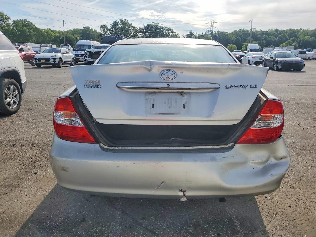 2002 Toyota Camry Le Silver vin: 4T1BE32K82U562598