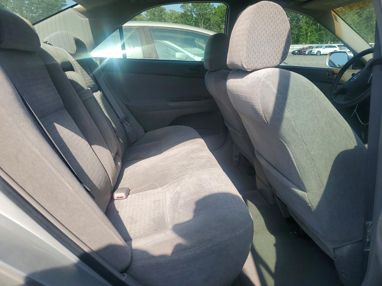 2002 Toyota Camry Le Silver vin: 4T1BE32K82U562598