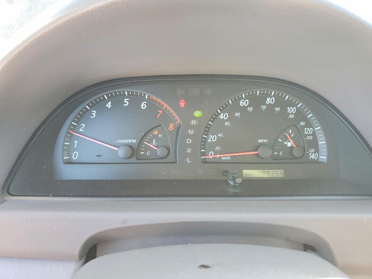 2002 Toyota Camry Le Gray vin: 4T1BE32K82U581488