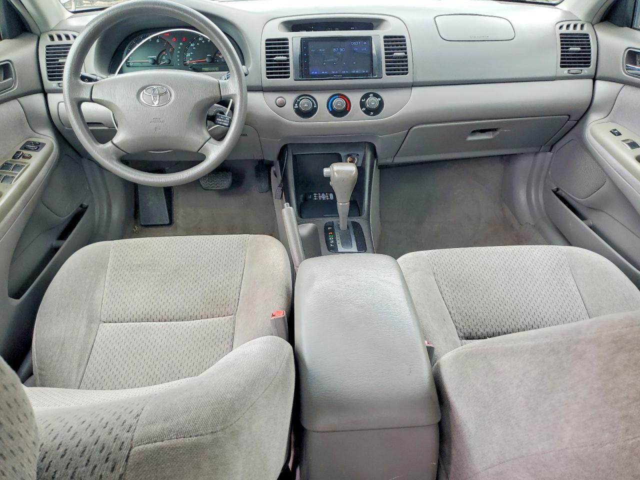 2002 Toyota Camry Le Gray vin: 4T1BE32K82U581488