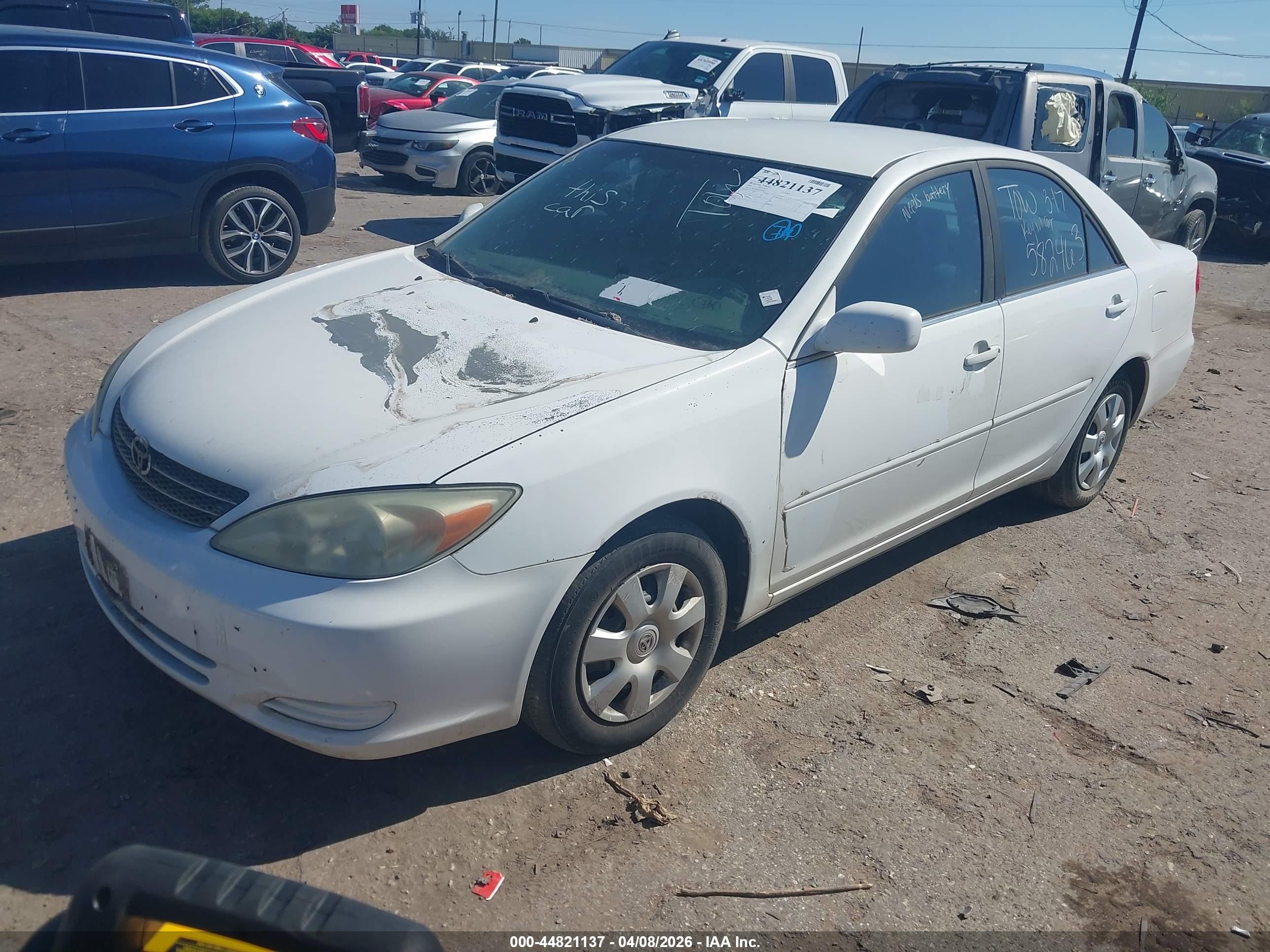 2002 Toyota Camry Le White vin: 4T1BE32K82U582463