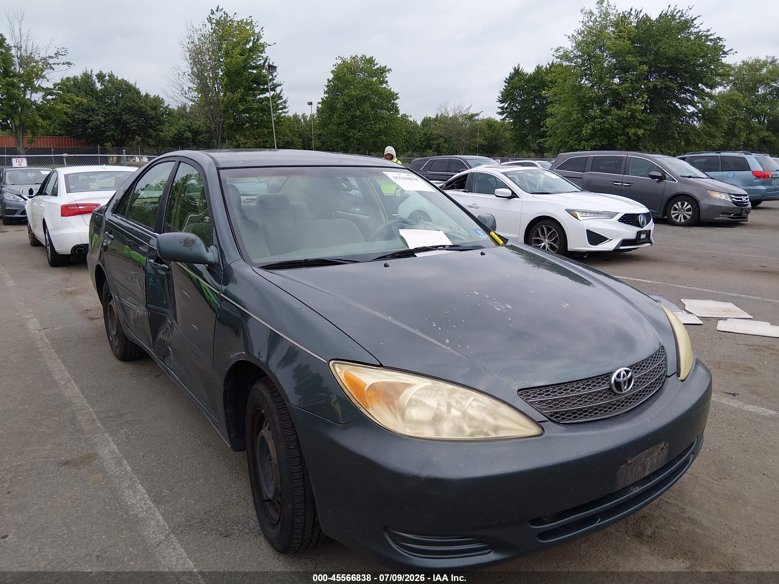 2002 Toyota Camry Le Green vin: 4T1BE32K82U615459