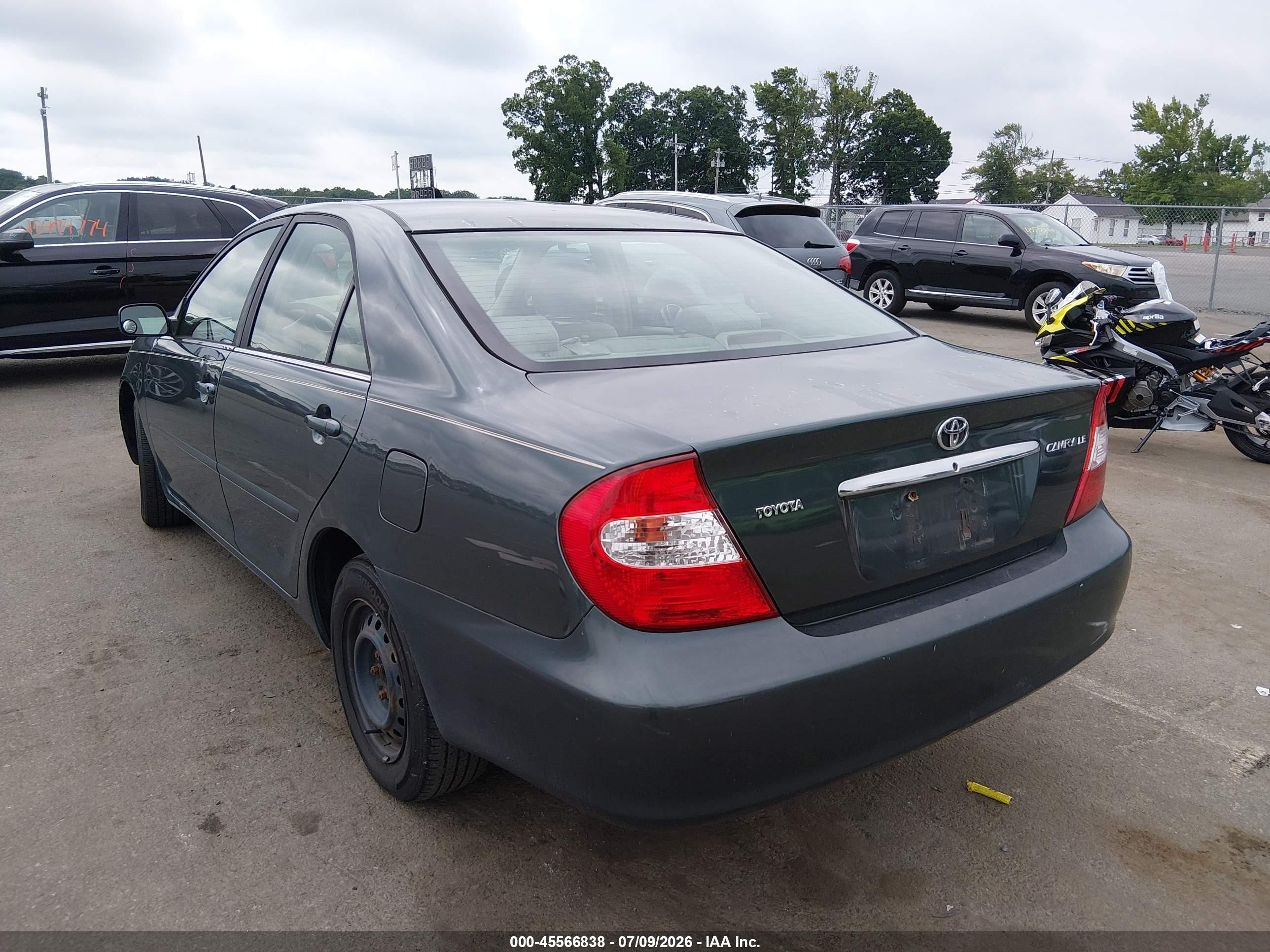 2002 Toyota Camry Le Зеленый vin: 4T1BE32K82U615459