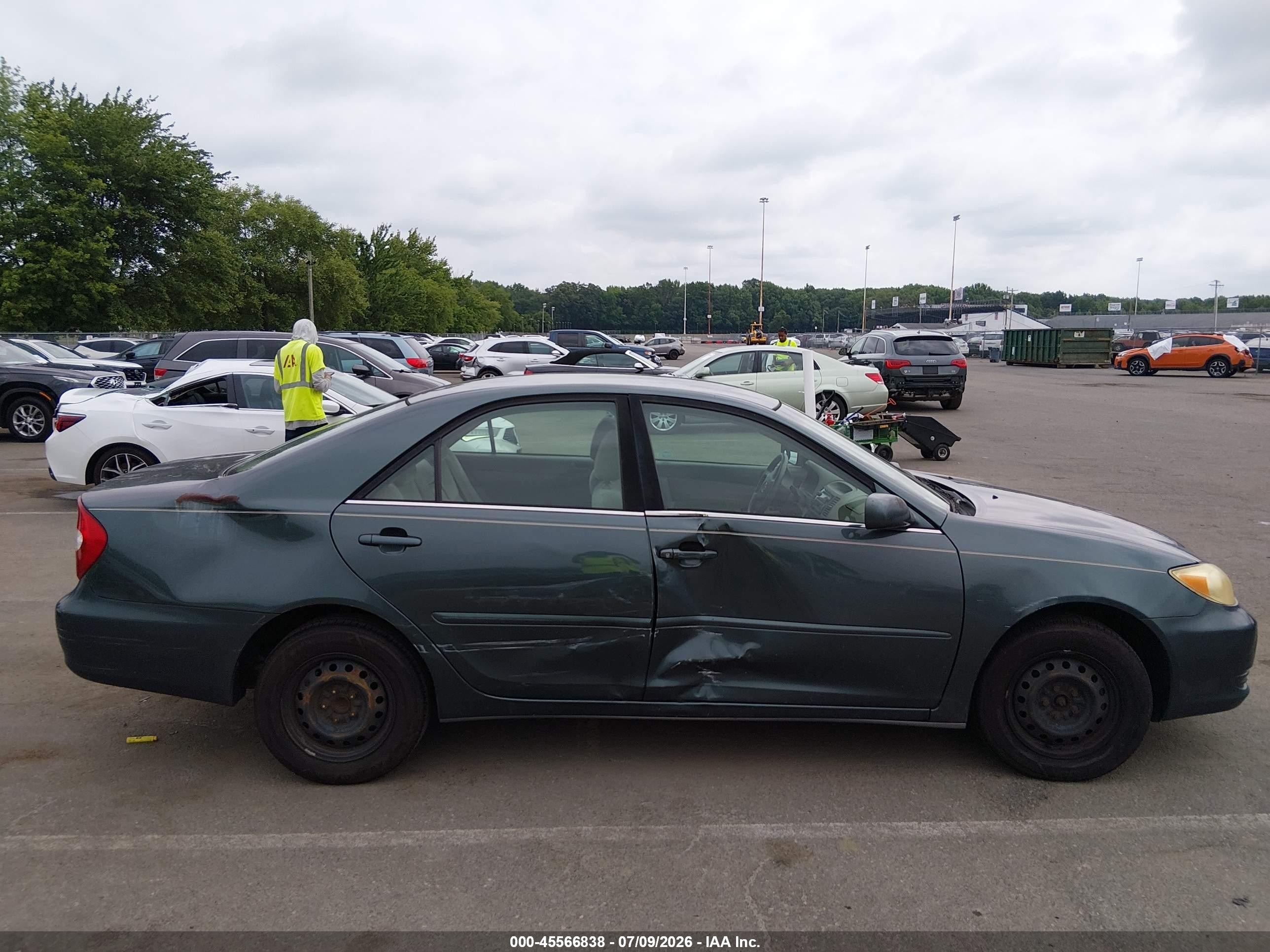 2002 Toyota Camry Le Зеленый vin: 4T1BE32K82U615459