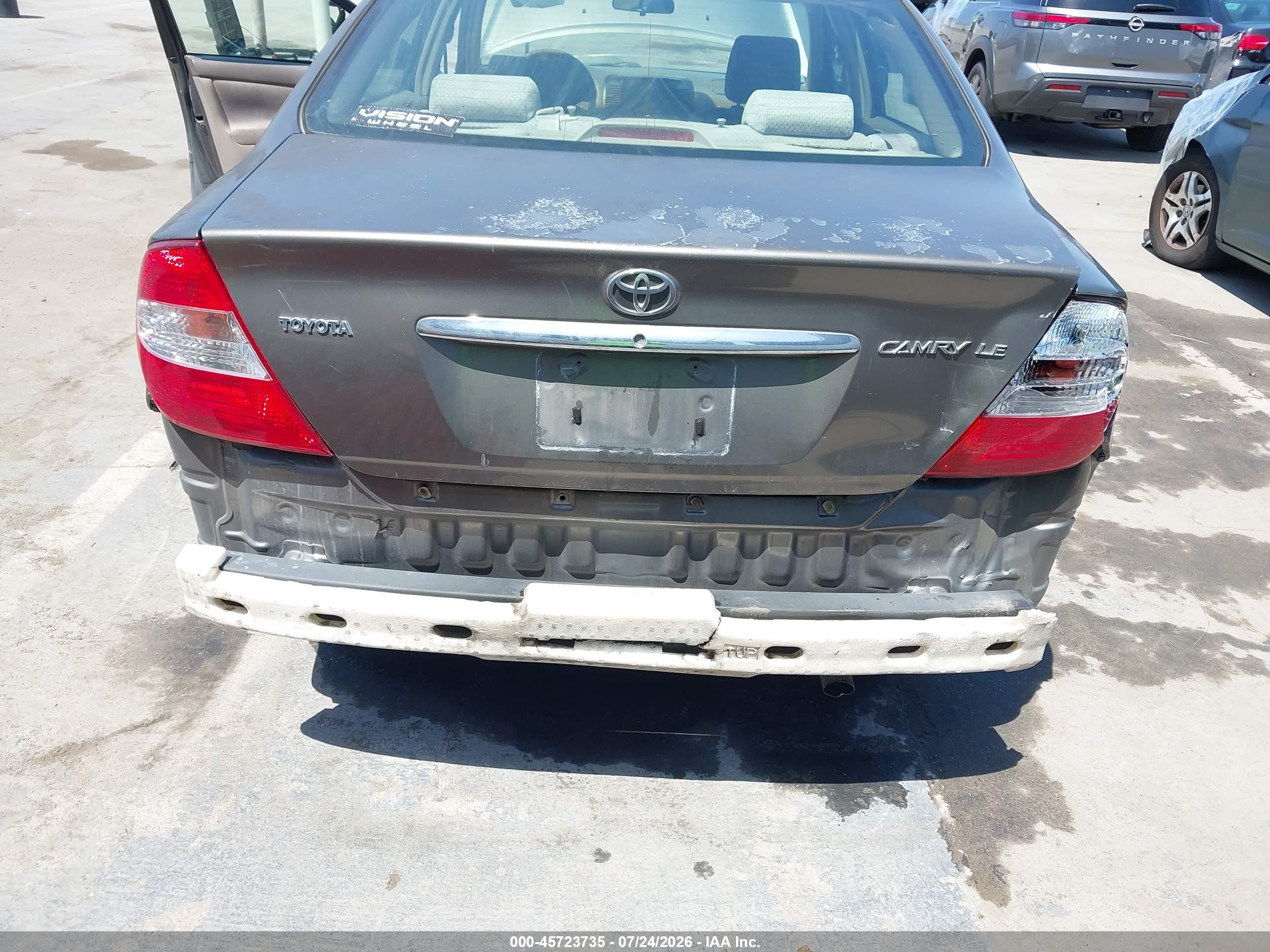 2002 Toyota Camry Le Gray vin: 4T1BE32K82U635341