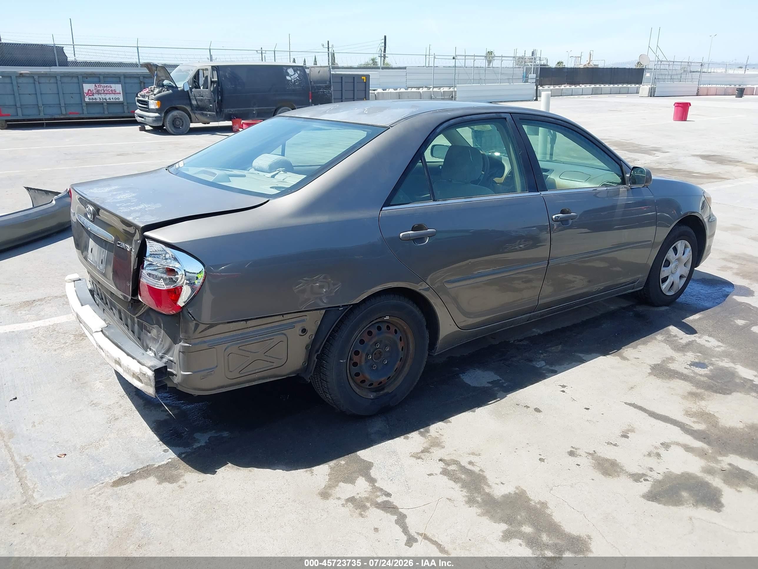 2002 Toyota Camry Le Gray vin: 4T1BE32K82U635341