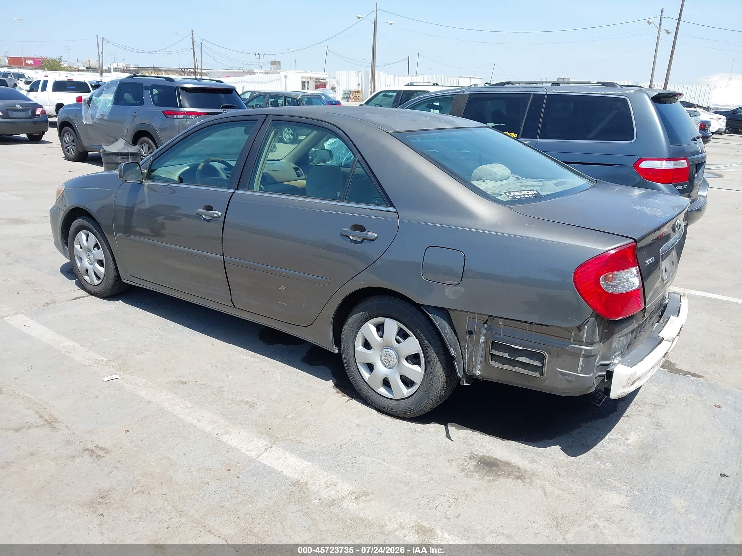 2002 Toyota Camry Le Gray vin: 4T1BE32K82U635341