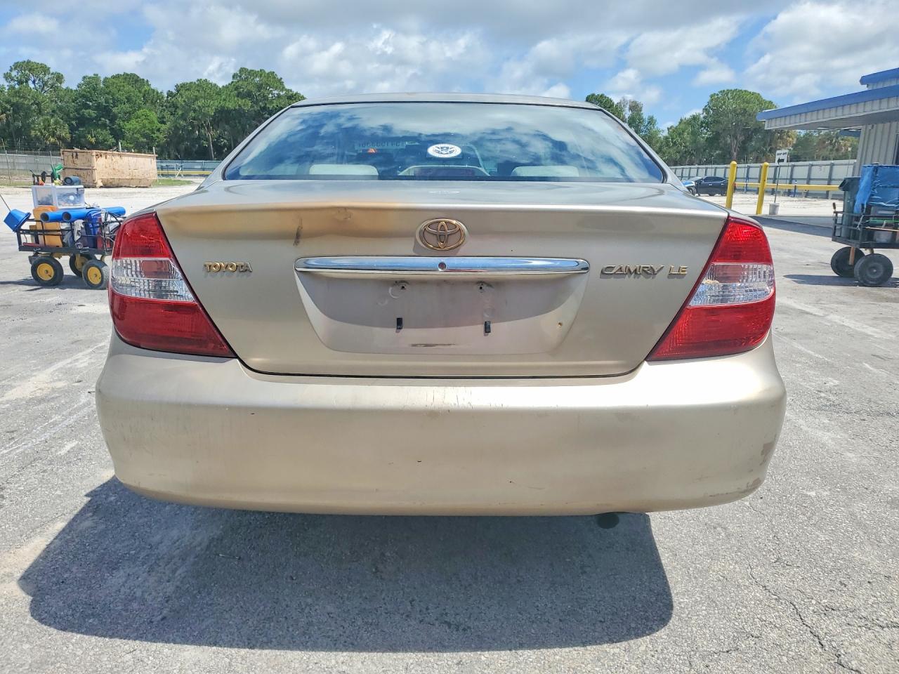 2002 Toyota Camry Le Tan vin: 4T1BE32K82U635758