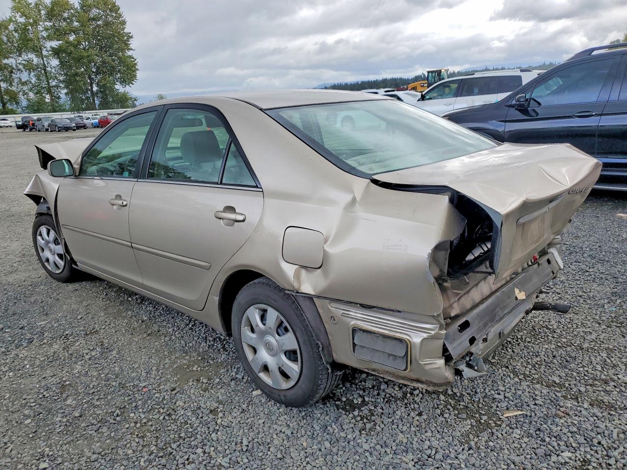 2002 Toyota Camry Le Золотой vin: 4T1BE32K82U637123