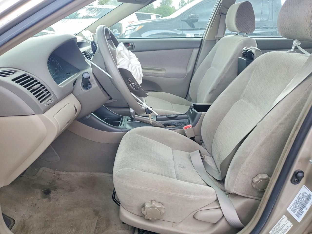 2002 Toyota Camry Le Золотой vin: 4T1BE32K82U637123